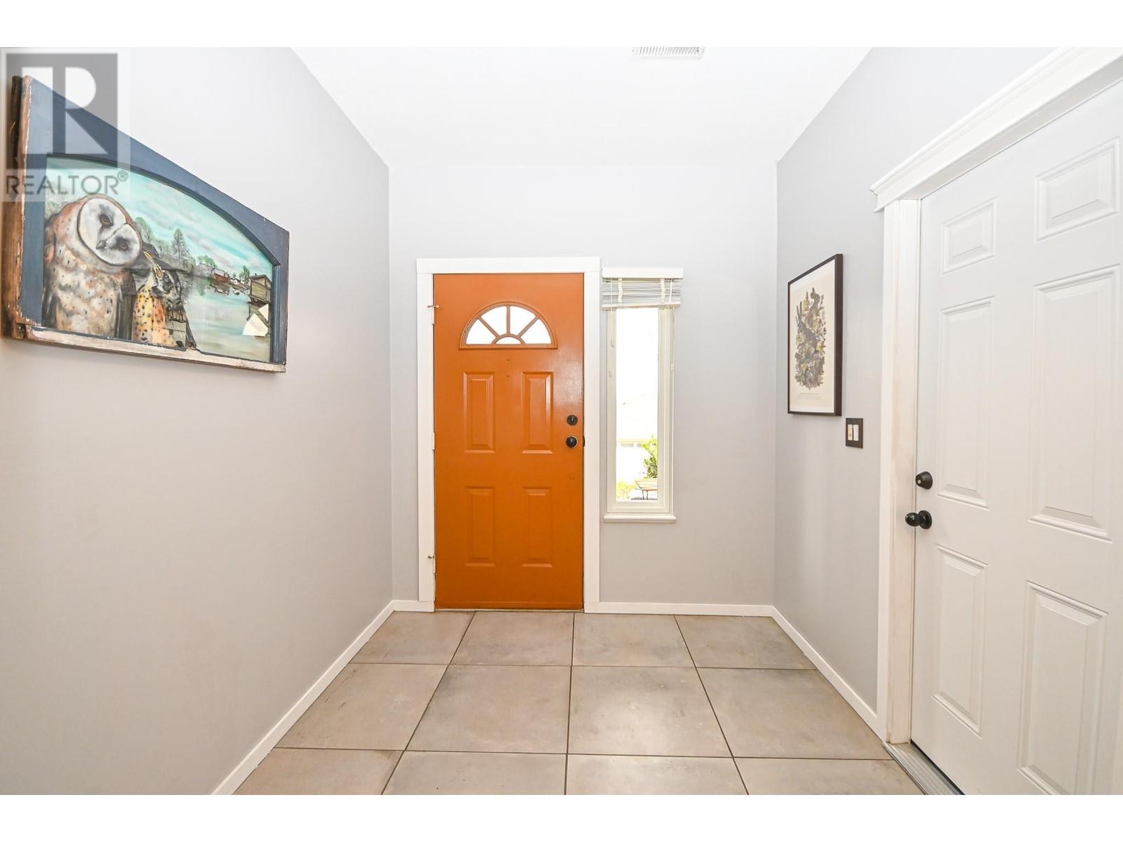 1075 Fraserview Street, Port Coquitlam, British Columbia  V3C 5H4 - Photo 2 - R2866441