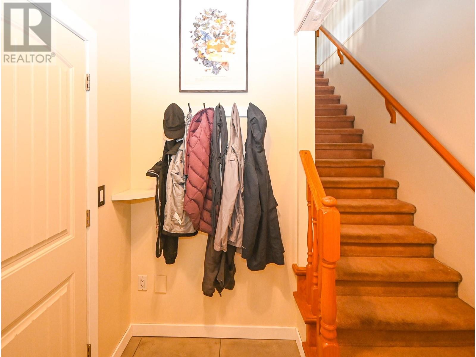 1075 Fraserview Street, Port Coquitlam, British Columbia  V3C 5H4 - Photo 3 - R2866441