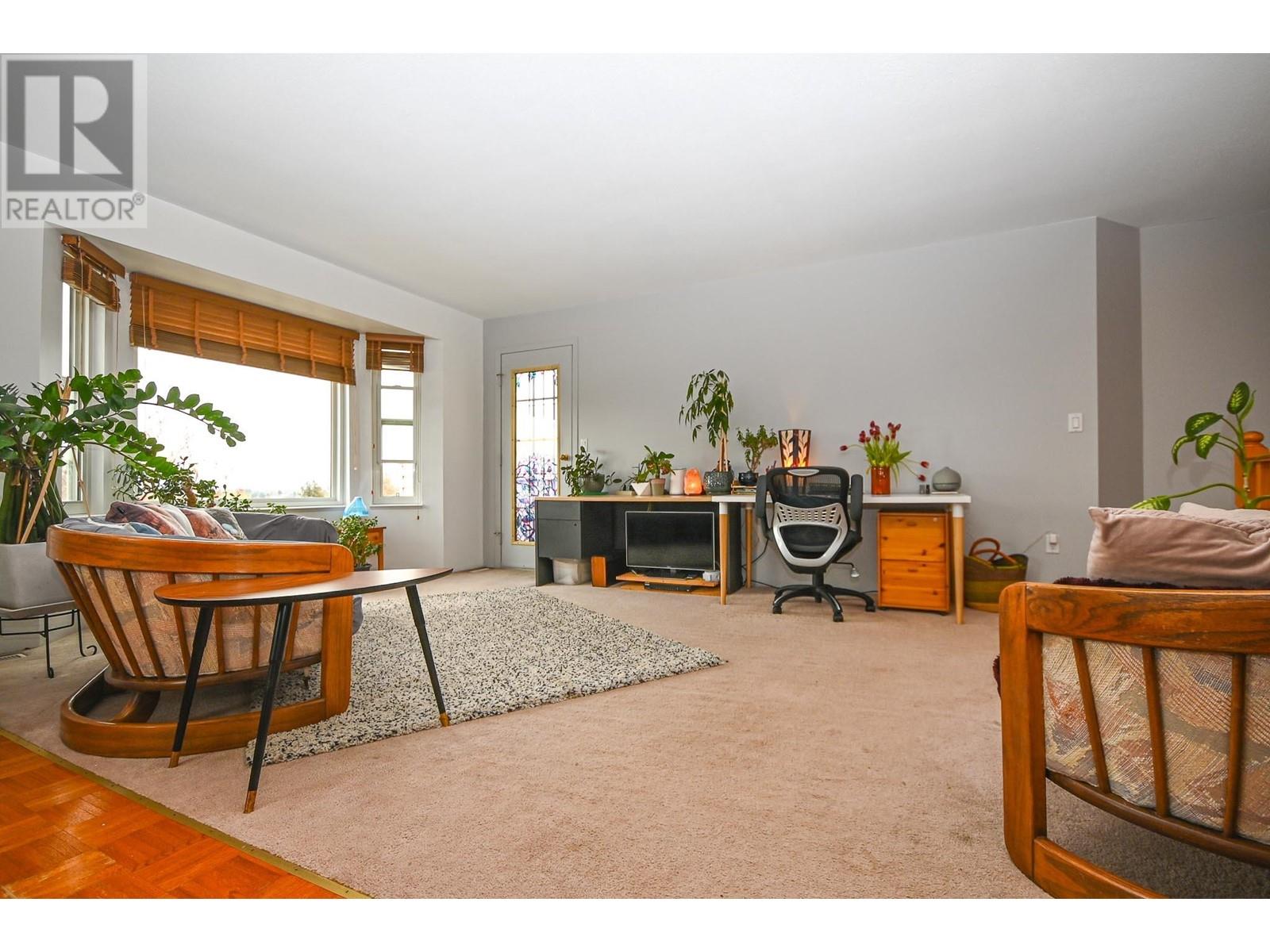 1075 Fraserview Street, Port Coquitlam, British Columbia  V3C 5H4 - Photo 5 - R2866441