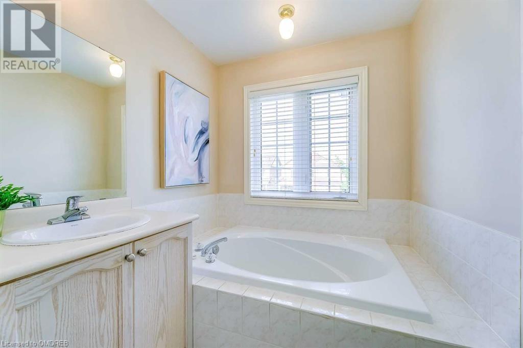 5690 Freshwater Drive, Mississauga, Ontario  L5M 7G2 - Photo 16 - 40566457