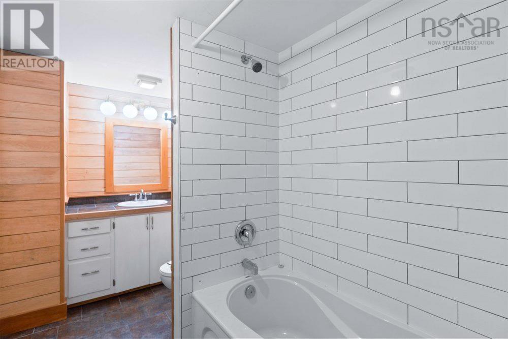 18 Woodman Road, Wolfville, Nova Scotia  B4P 2M5 - Photo 25 - 202406217