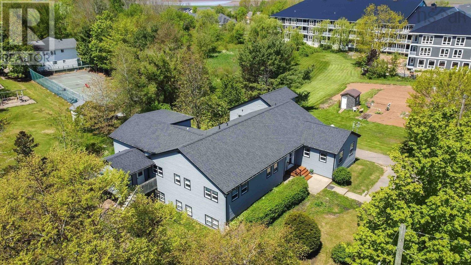 18 Woodman Road, Wolfville, Nova Scotia  B4P 2M5 - Photo 3 - 202406217