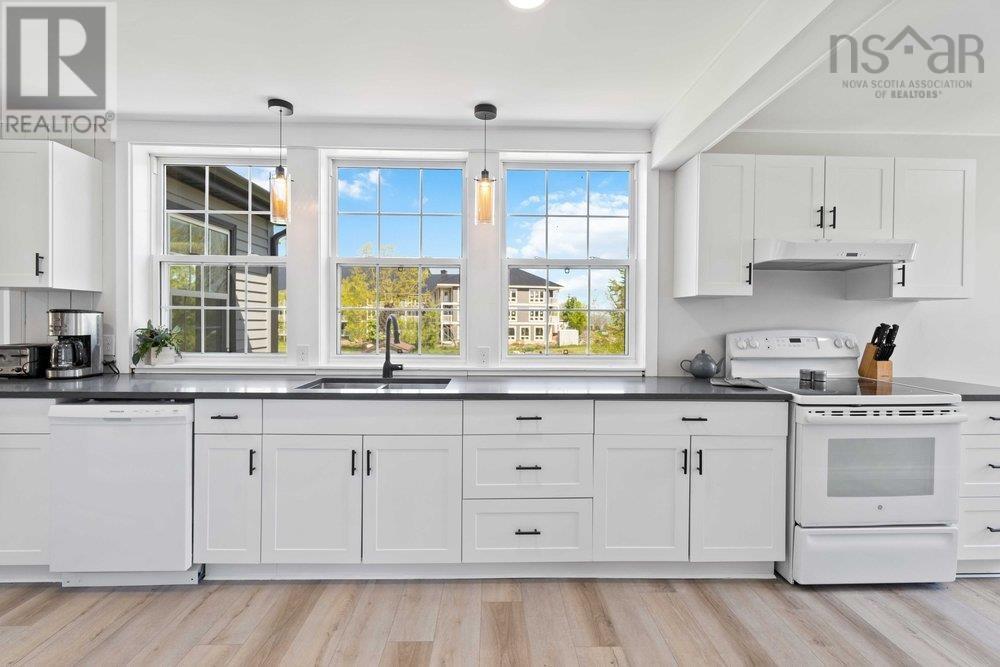 18 Woodman Road, Wolfville, Nova Scotia  B4P 2M5 - Photo 6 - 202406217