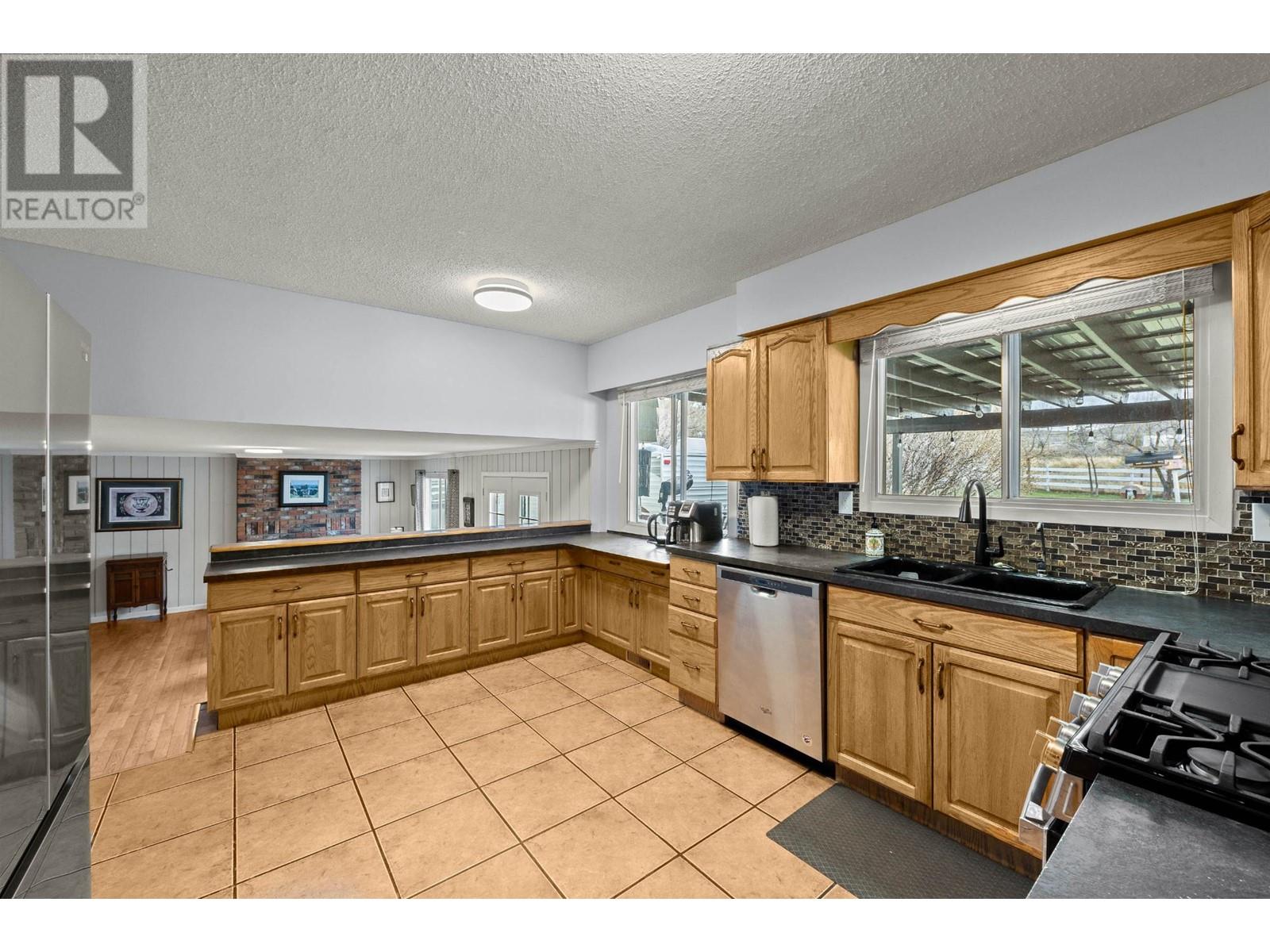 2828 Long Lake Road, Kamloops, British Columbia  V0E 2A0 - Photo 18 - 177582