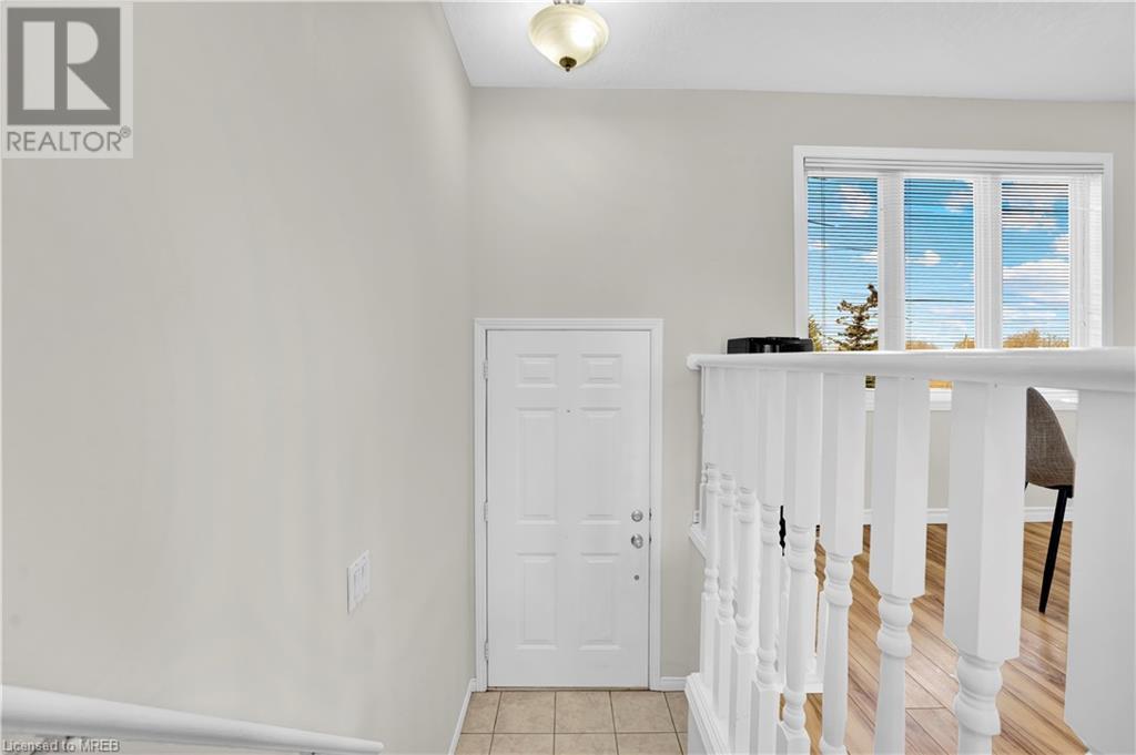 601 Columbia Forest Boulevard Unit# 10, Waterloo, Ontario  N2V 2K7 - Photo 4 - 40566159