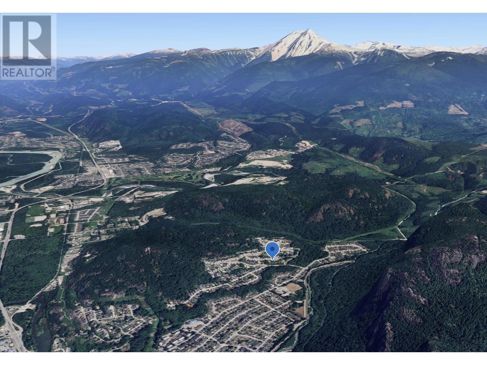 2240 Wind Sail Place, Squamish, British Columbia  V8B 0T6 - Photo 2 - R2866584