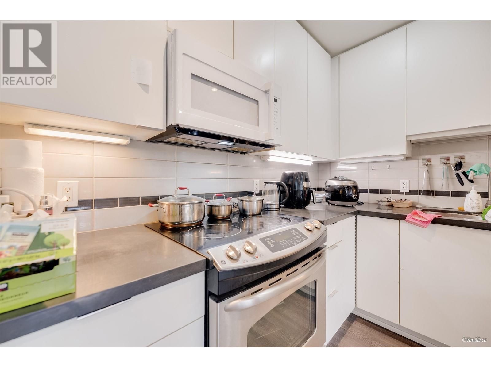 101 9025 Highland Court, Burnaby, British Columbia  V5A 0A8 - Photo 9 - R2866615