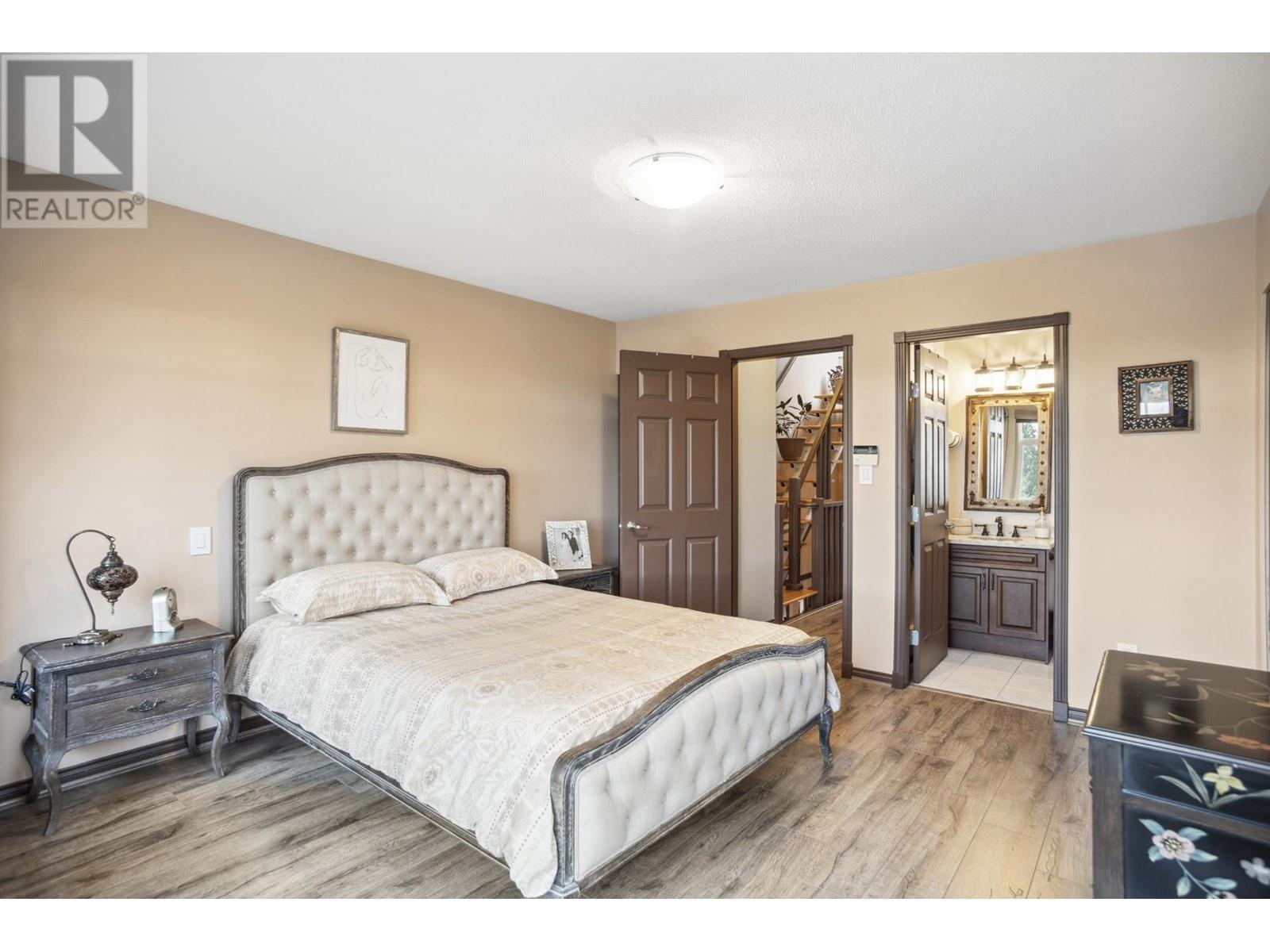 302 E 6th Street, North Vancouver, British Columbia  V7L 1P6 - Photo 14 - R2866631