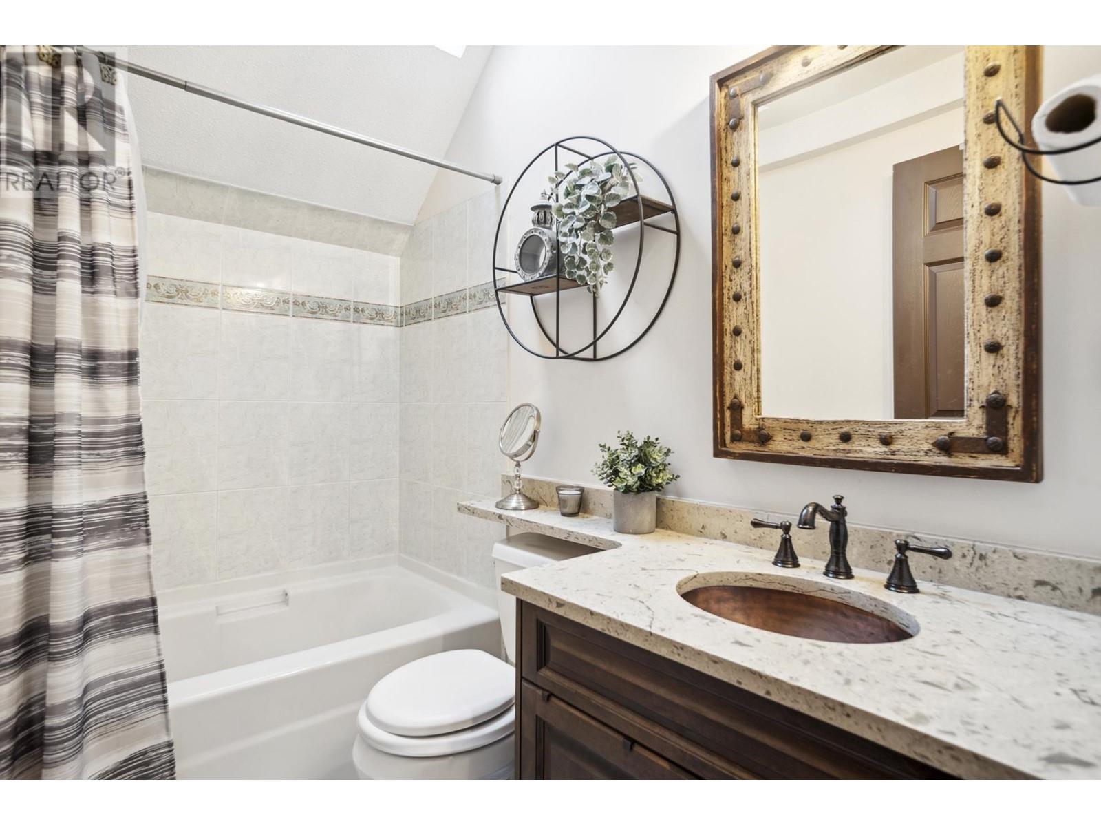 302 E 6th Street, North Vancouver, British Columbia  V7L 1P6 - Photo 18 - R2866631