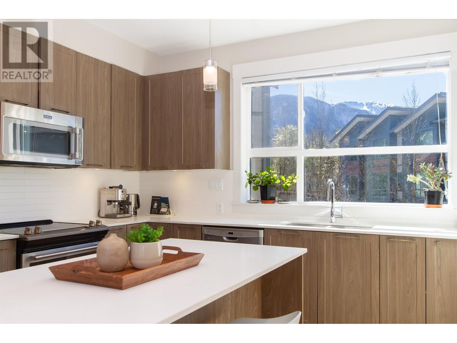 25 38684 Buckley Avenue, Squamish, British Columbia  V8B 0M4 - Photo 2 - R2866636