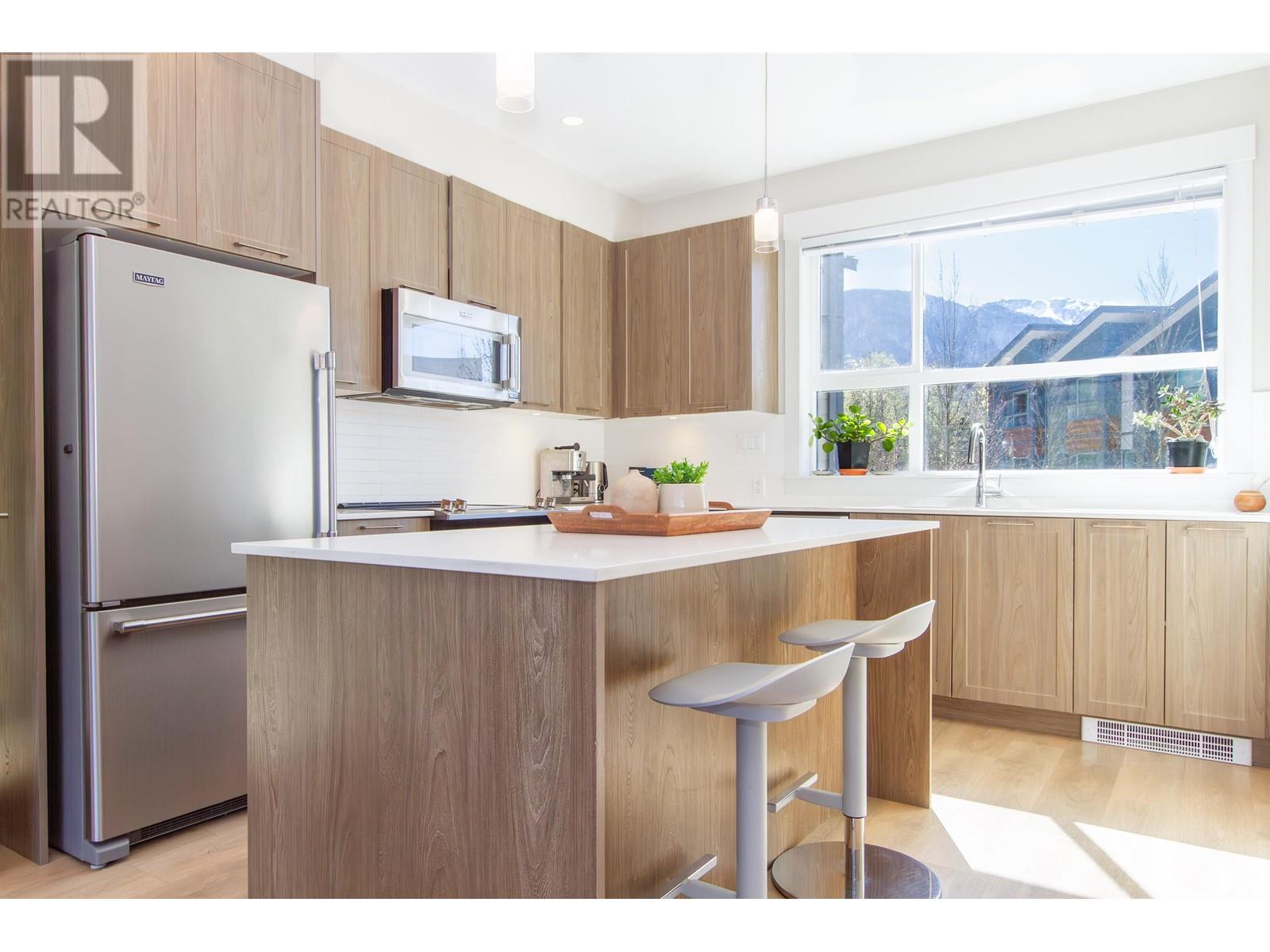 25 38684 Buckley Avenue, Squamish, British Columbia  V8B 0M4 - Photo 3 - R2866636