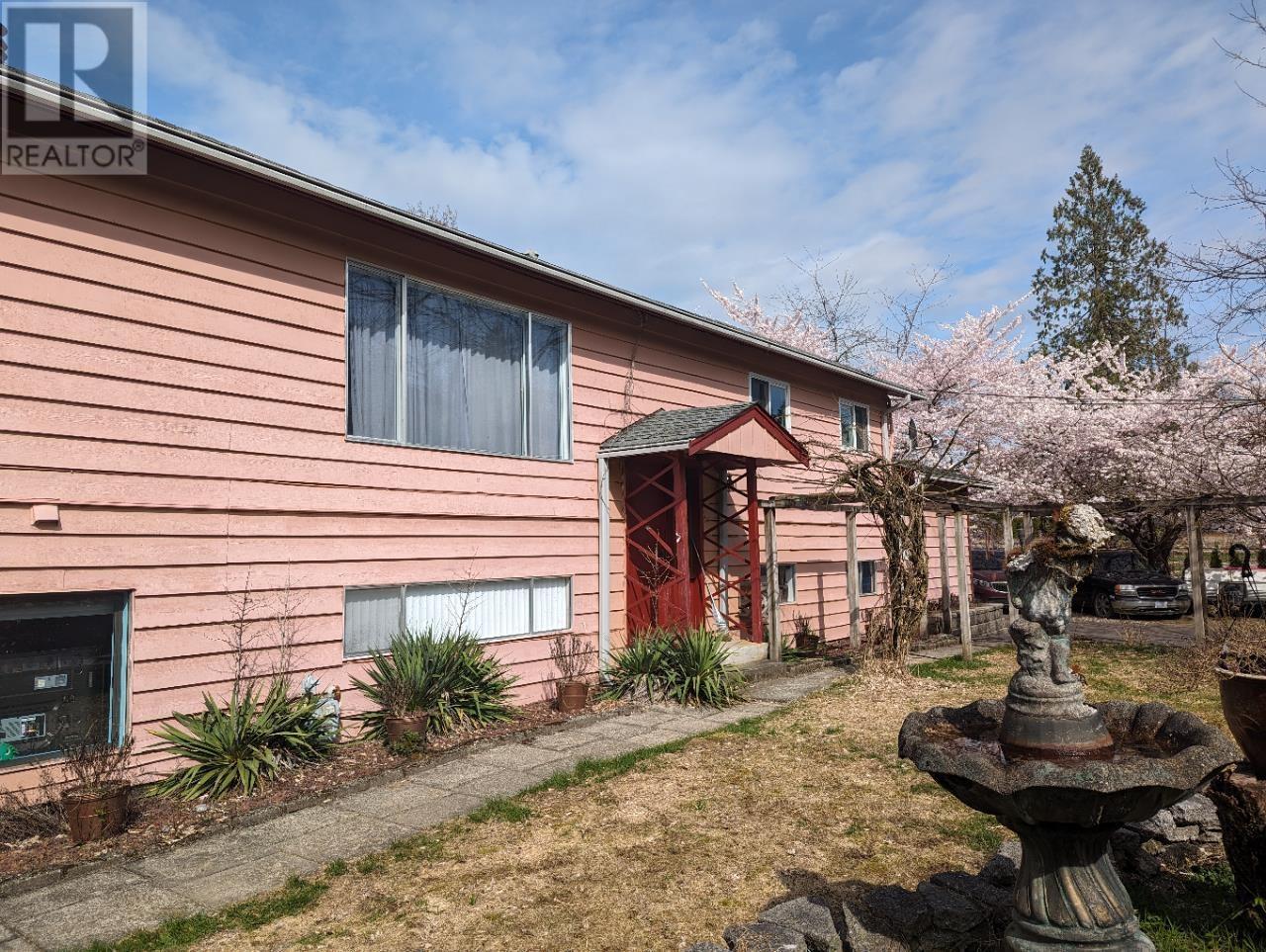 25747 124 Avenue, Maple Ridge, British Columbia  V4R 1B8 - Photo 2 - R2866557
