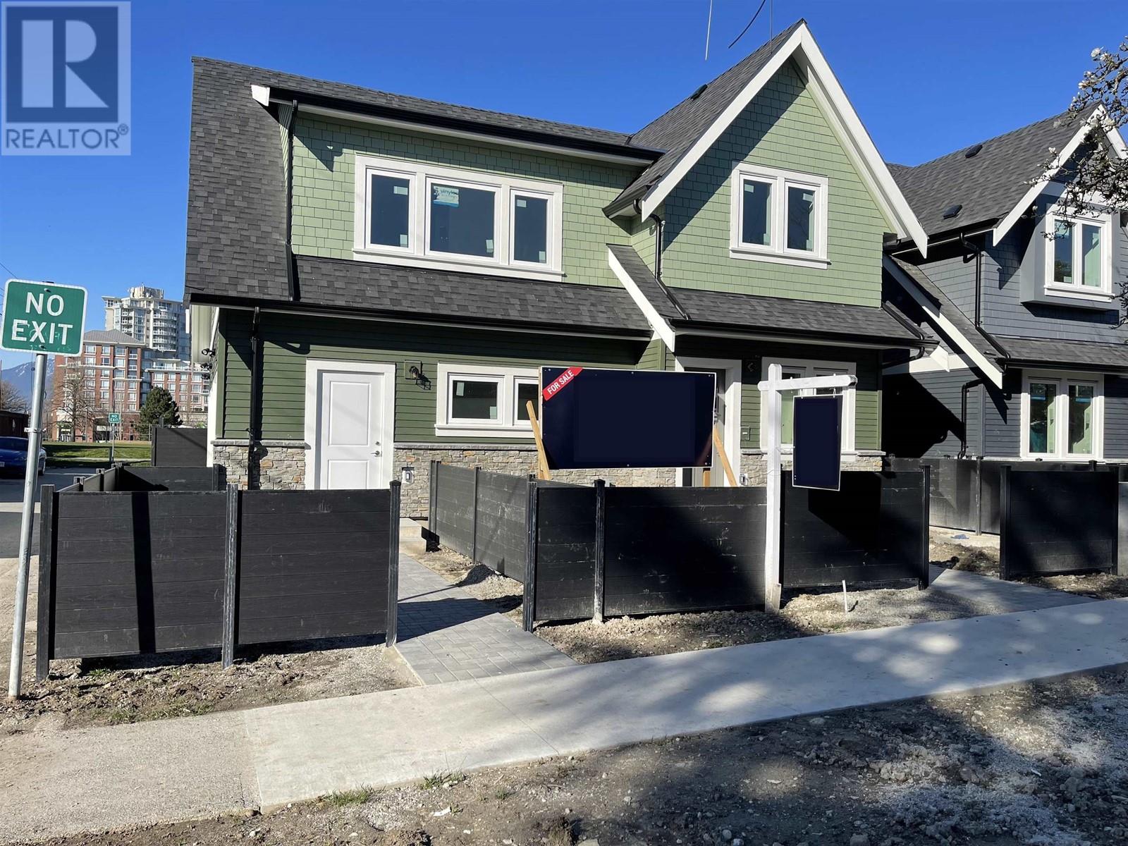 1419 E 27th Avenue, Vancouver, British Columbia  V5N 2W6 - Photo 1 - R2866570