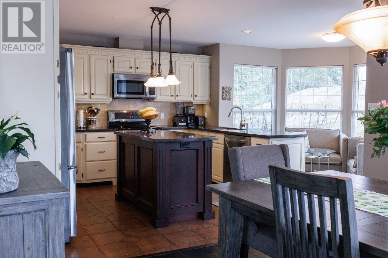 1517 Islandview Drive, Gibsons, British Columbia  V0N 1V5 - Photo 12 - R2866620