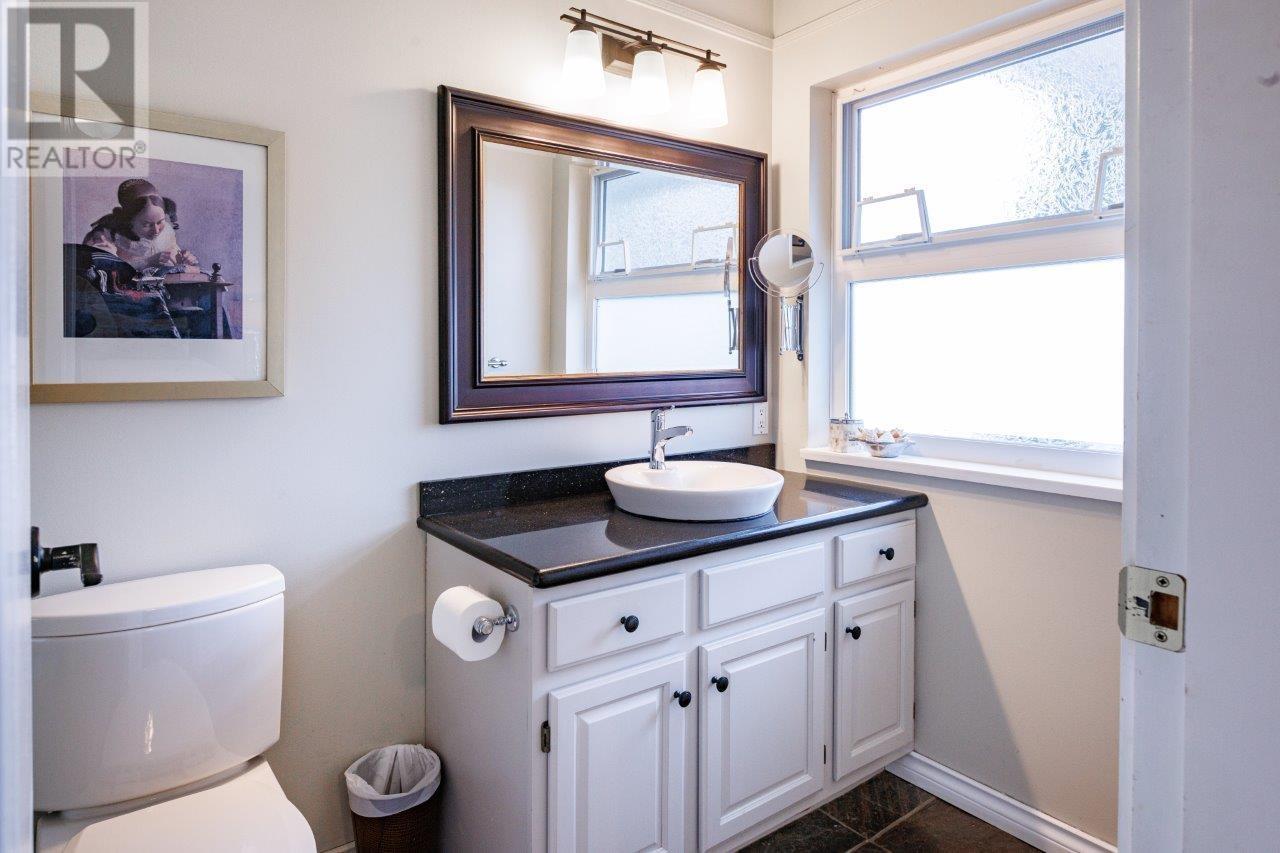 1517 Islandview Drive, Gibsons, British Columbia  V0N 1V5 - Photo 15 - R2866620