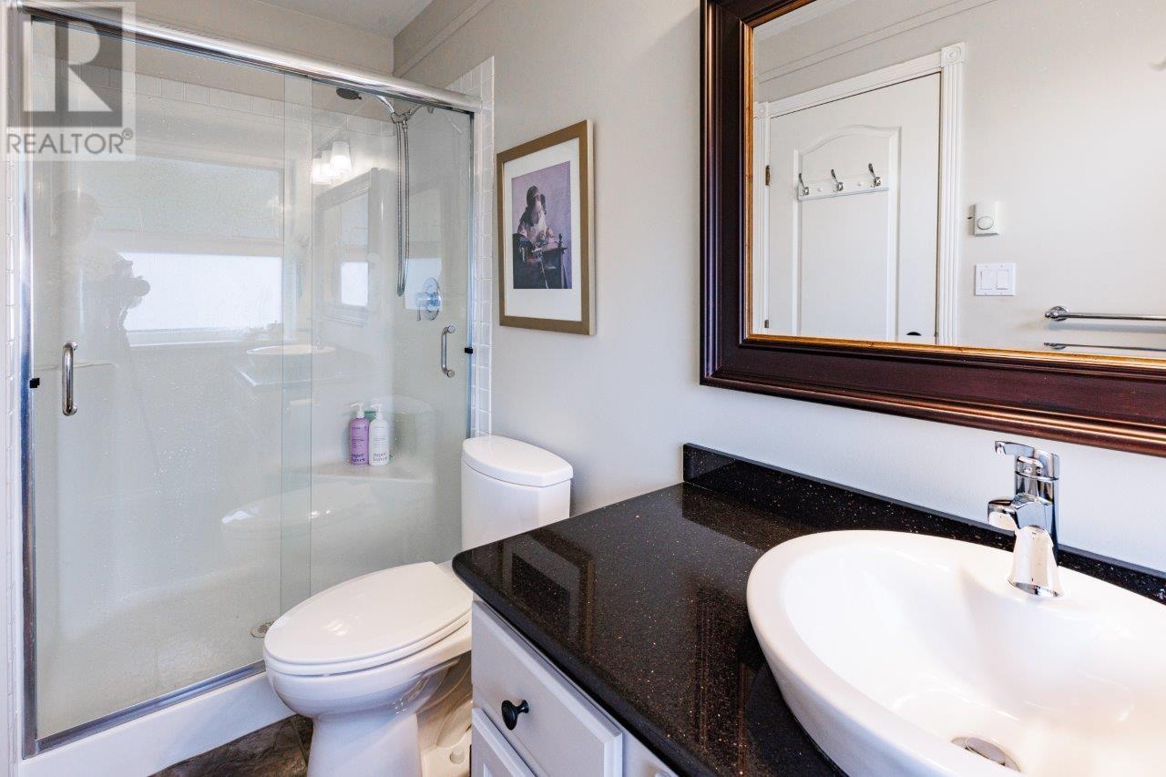1517 Islandview Drive, Gibsons, British Columbia  V0N 1V5 - Photo 16 - R2866620