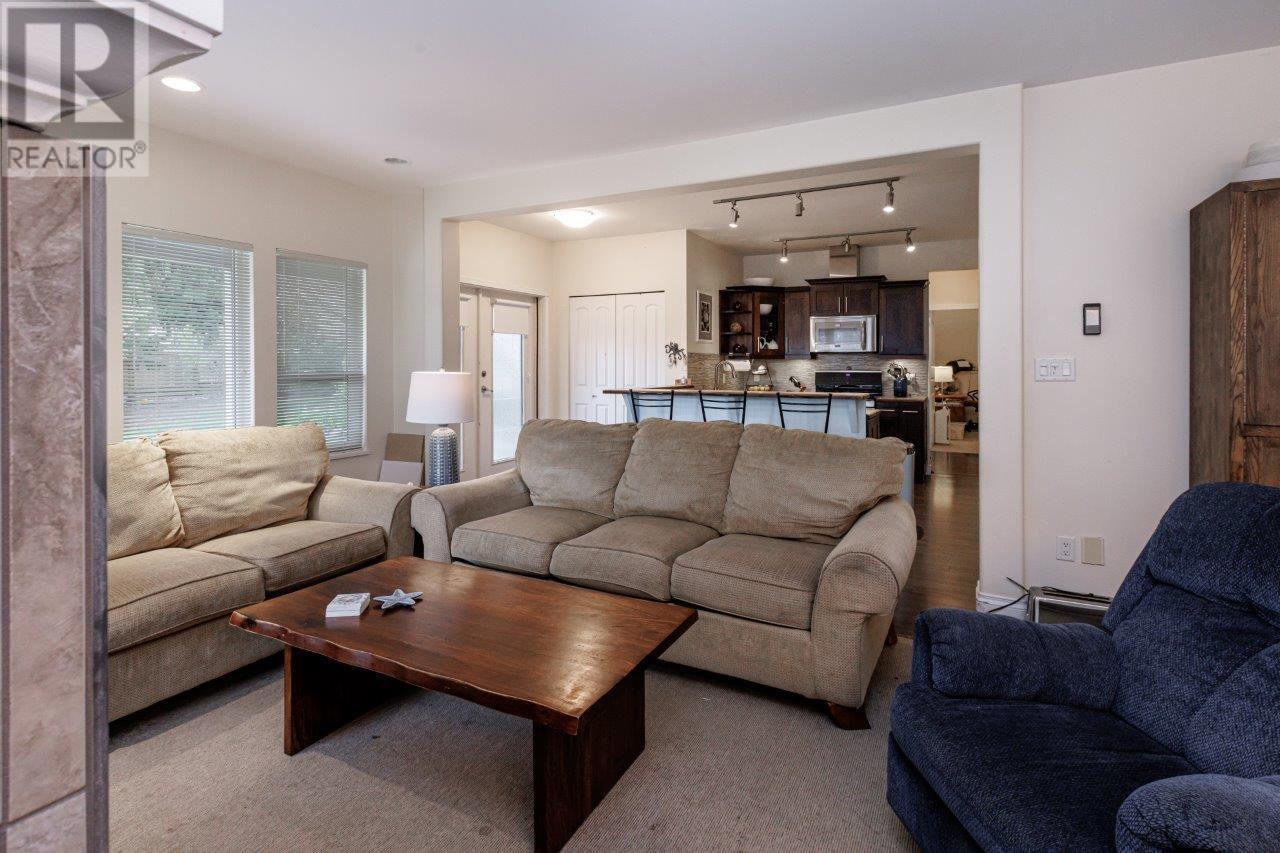 1517 Islandview Drive, Gibsons, British Columbia  V0N 1V5 - Photo 23 - R2866620