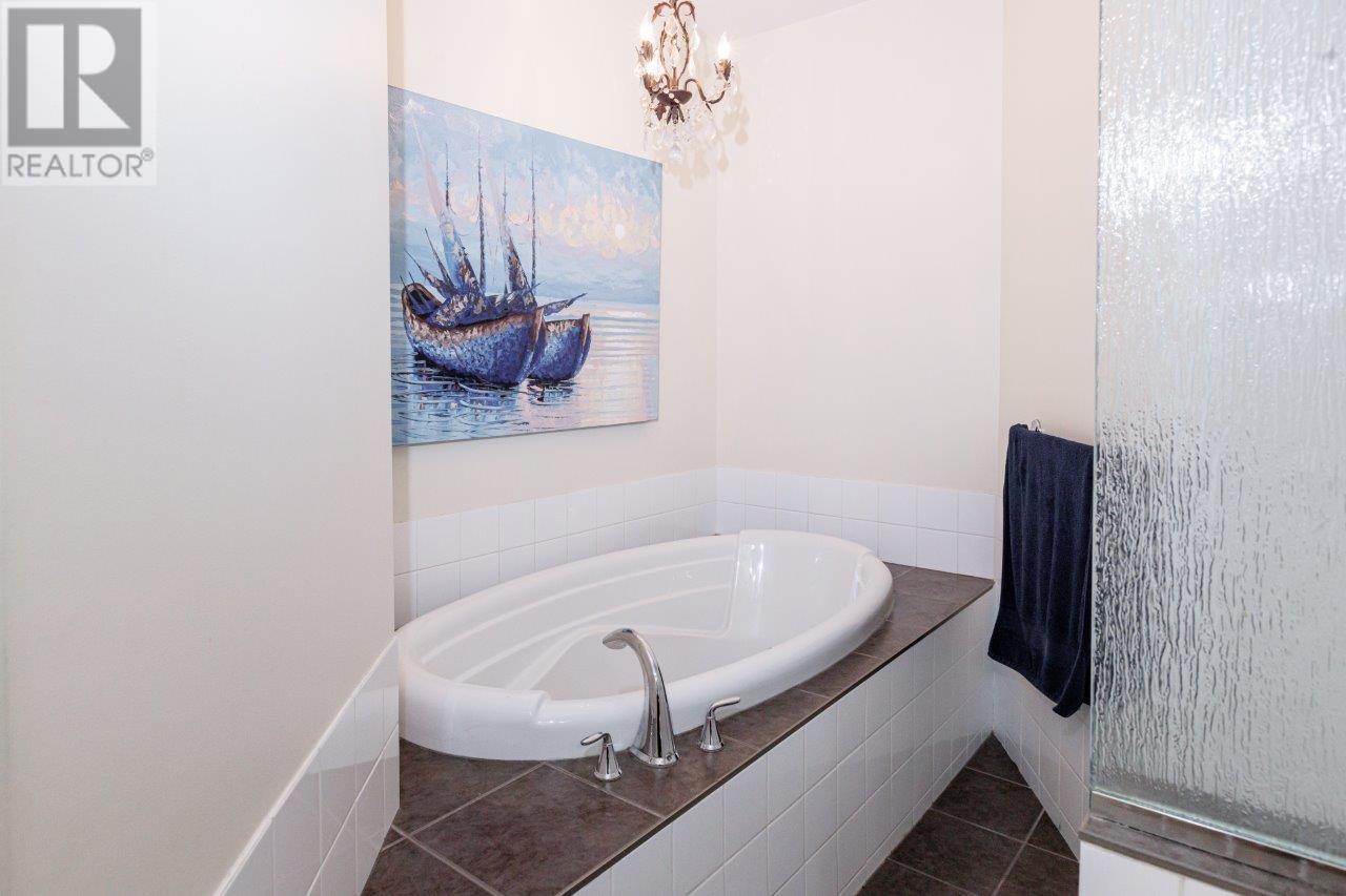 1517 Islandview Drive, Gibsons, British Columbia  V0N 1V5 - Photo 32 - R2866620