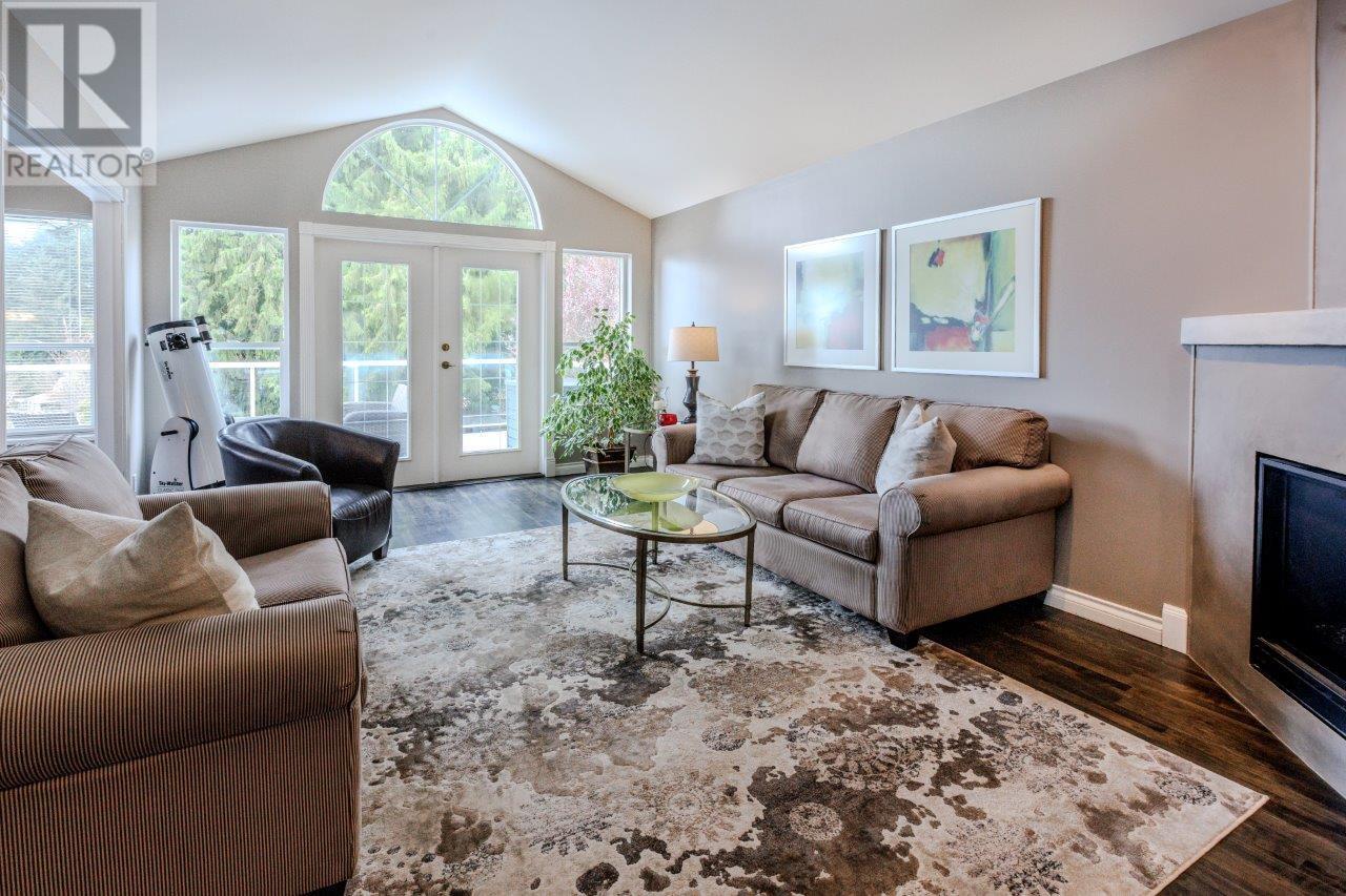 1517 Islandview Drive, Gibsons, British Columbia  V0N 1V5 - Photo 8 - R2866620