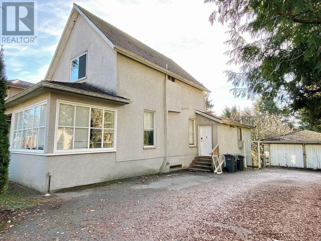 328 Second Street, New Westminster, British Columbia  V3L 2K8 - Photo 2 - R2866629