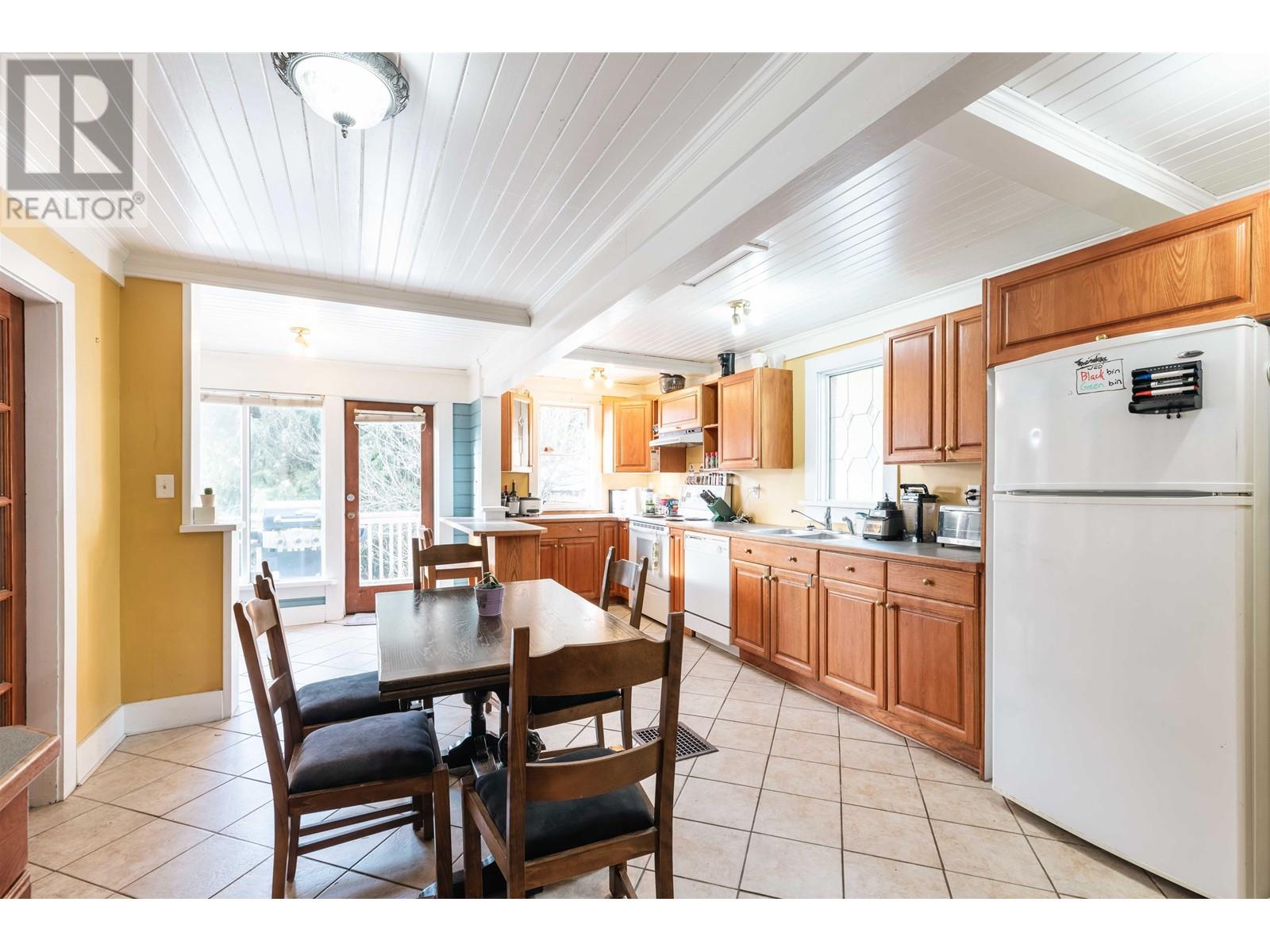 328 Second Street, New Westminster, British Columbia  V3L 2K8 - Photo 5 - R2866629