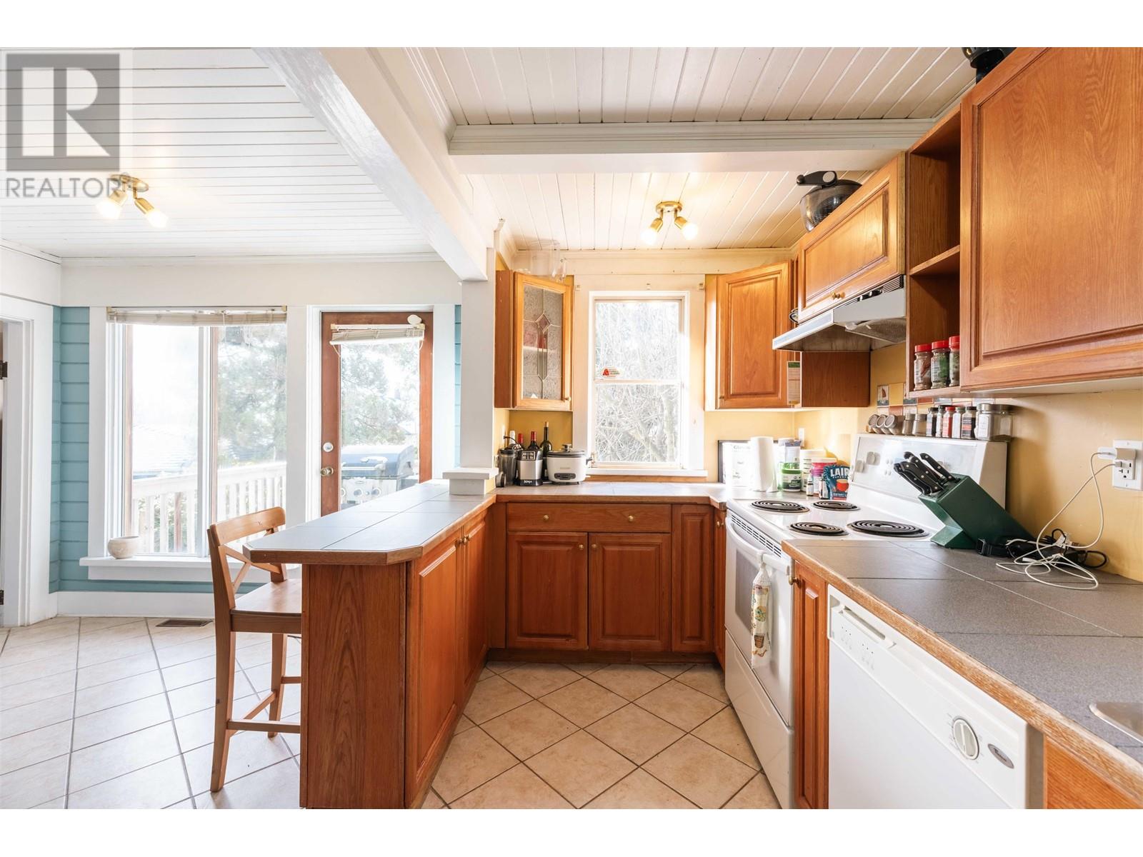 328 Second Street, New Westminster, British Columbia  V3L 2K8 - Photo 6 - R2866629