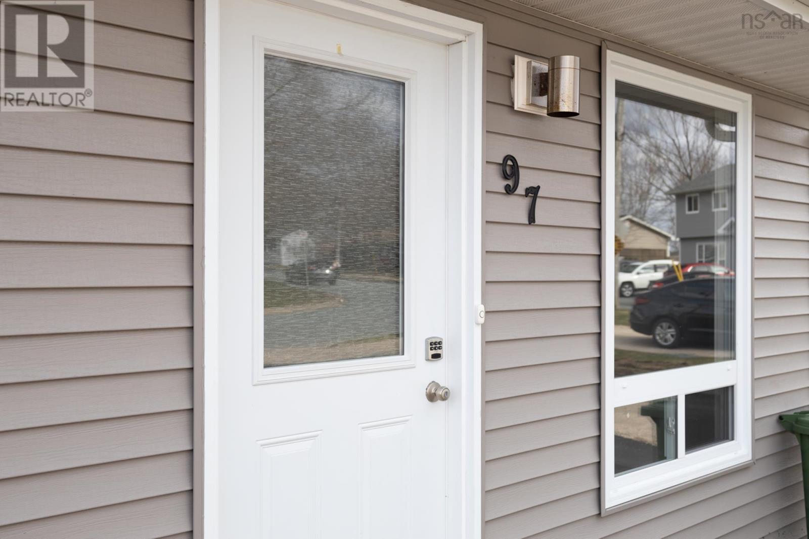 97 Smokey Drive, Lower Sackville, Nova Scotia  B4C 3B5 - Photo 1 - 202406182