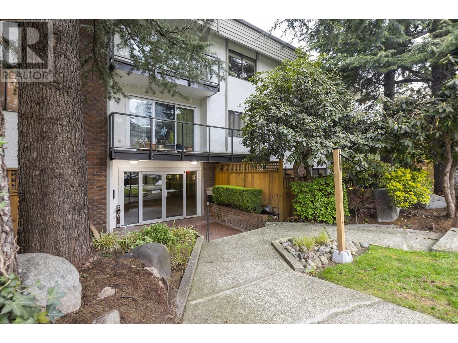 302 1515 Chesterfield Avenue, North Vancouver, British Columbia  V7M 2N5 - Photo 1 - R2866654