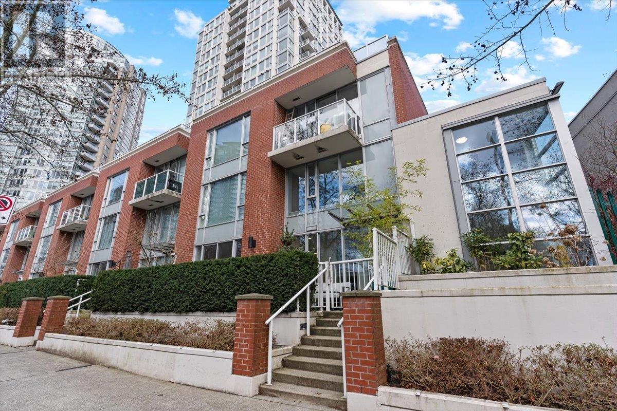 37 Keefer Place, Vancouver, British Columbia  V6B 1P8 - Photo 3 - R2866720