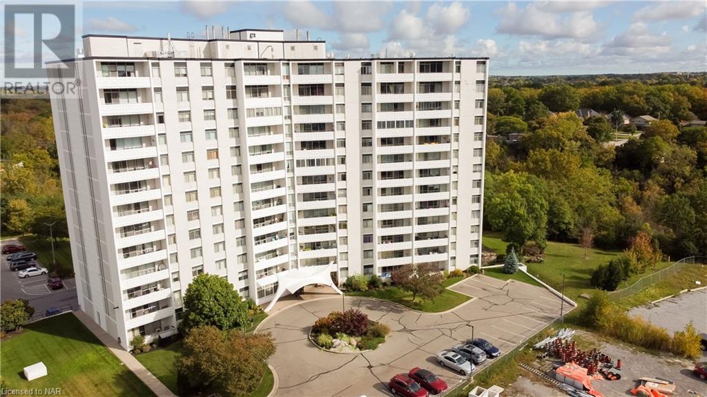 15 Towering Heights Boulevard Unit# 904, St. Catharines, Ontario  L2T 3G7 - Photo 2 - 40566349