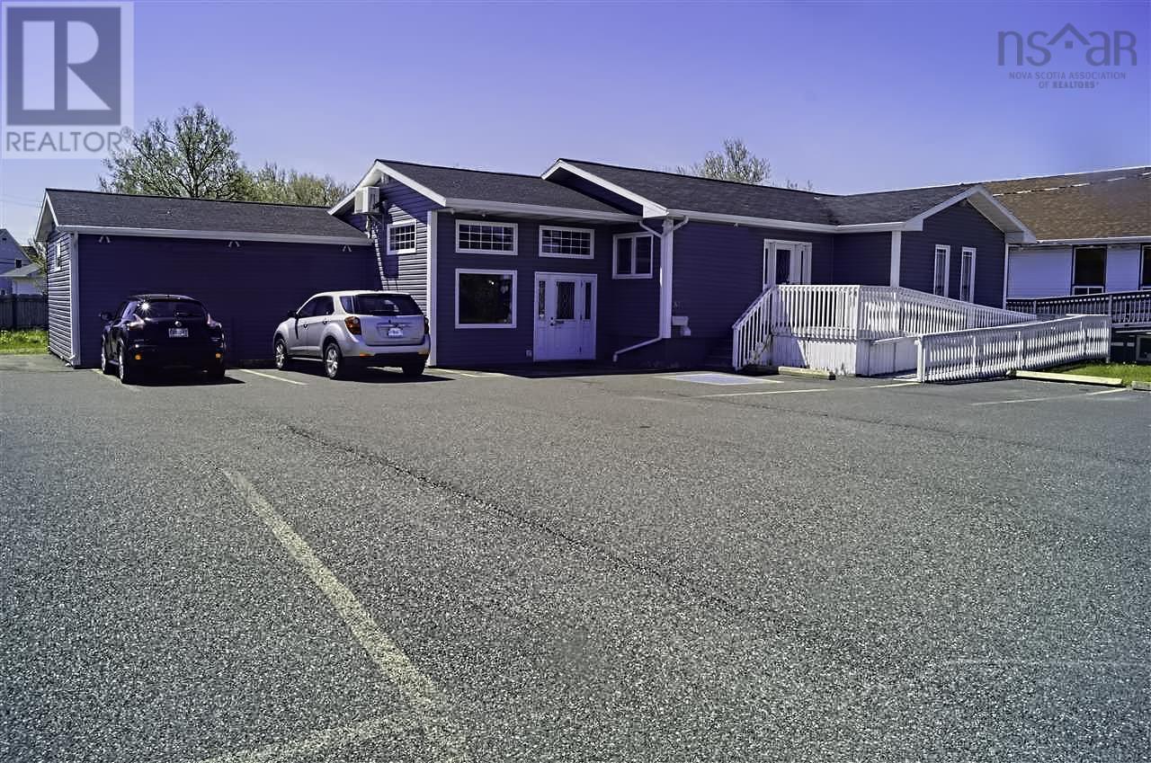 81 Reserve Street, Glace Bay, Nova Scotia  B1P 4W3 - Photo 1 - 202406215