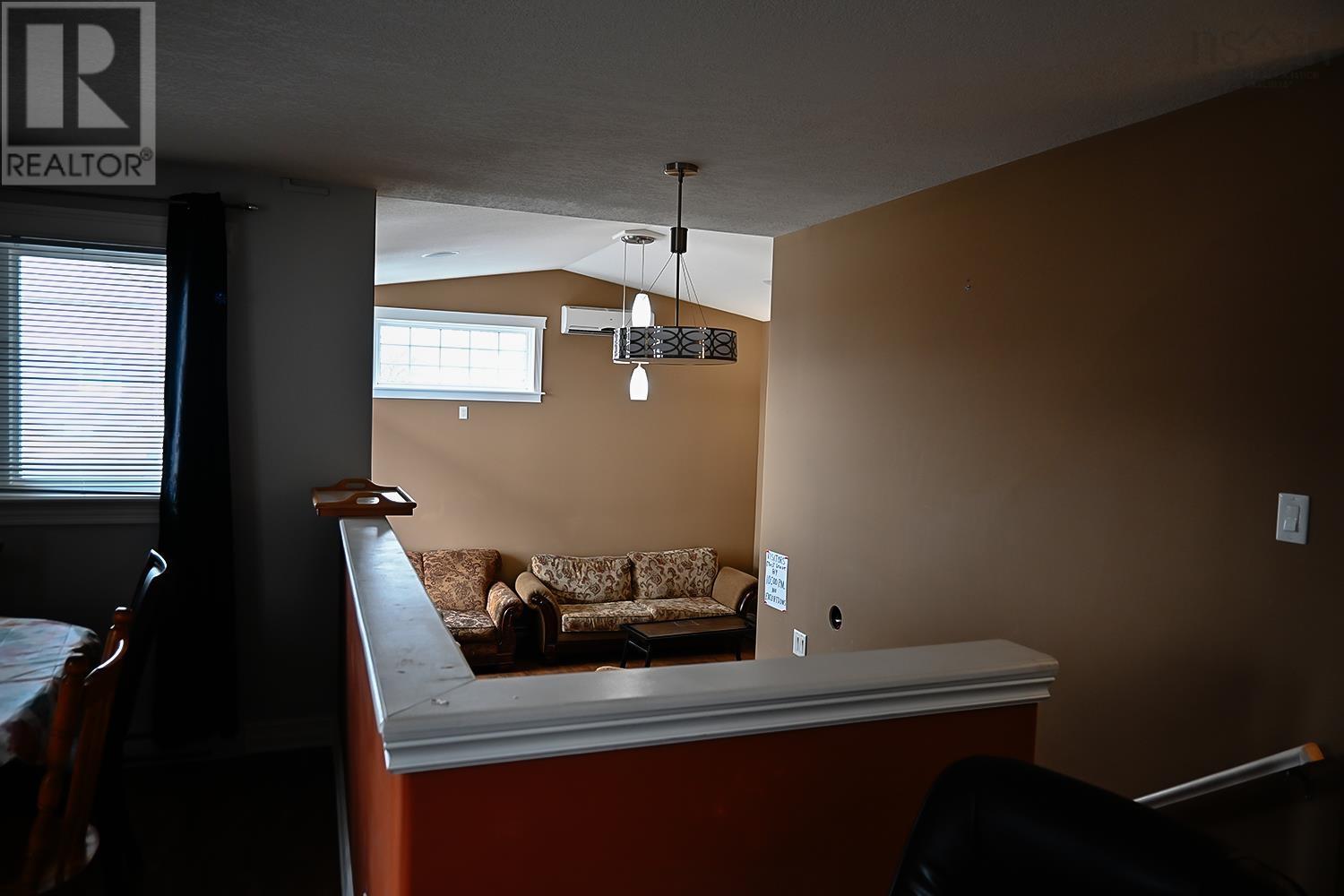 81 Reserve Street, Glace Bay, Nova Scotia  B1P 4W3 - Photo 11 - 202406215