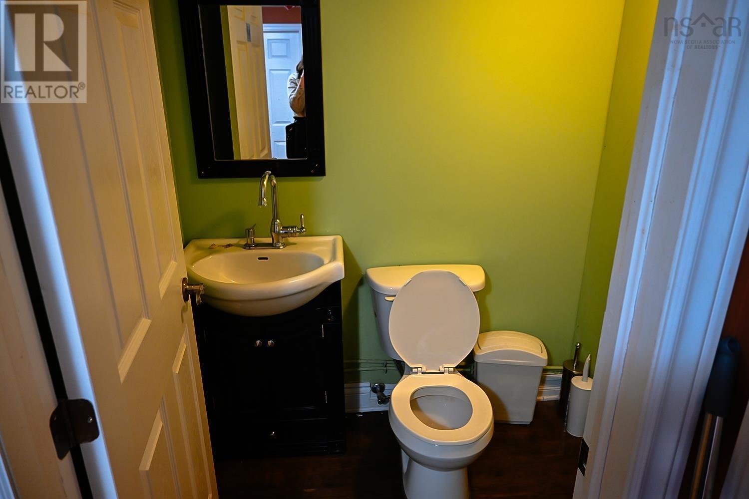 81 Reserve Street, Glace Bay, Nova Scotia  B1P 4W3 - Photo 23 - 202406215