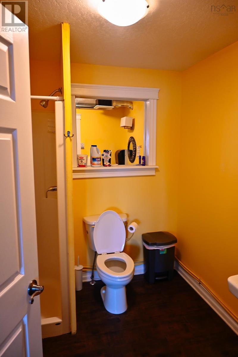 81 Reserve Street, Glace Bay, Nova Scotia  B1P 4W3 - Photo 34 - 202406215