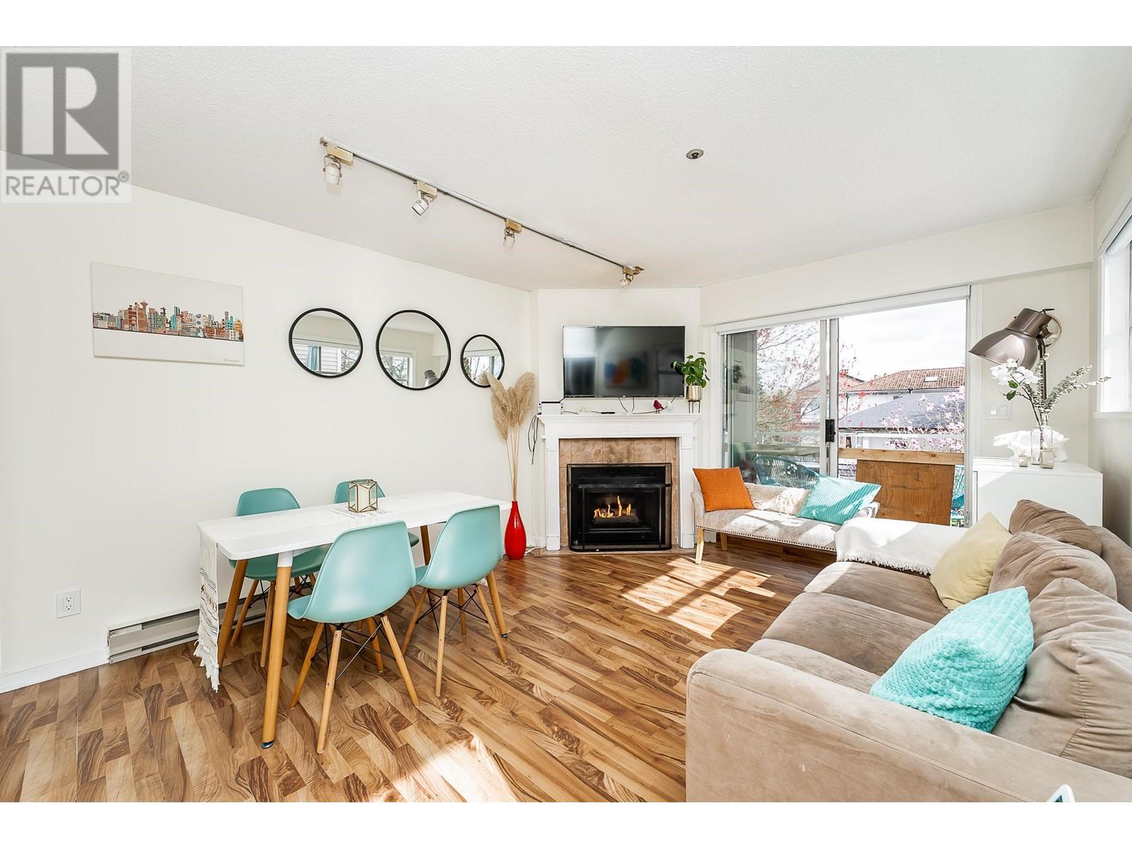 403 3668 Rae Avenue, Vancouver, British Columbia  V5R 6A7 - Photo 1 - R2866767