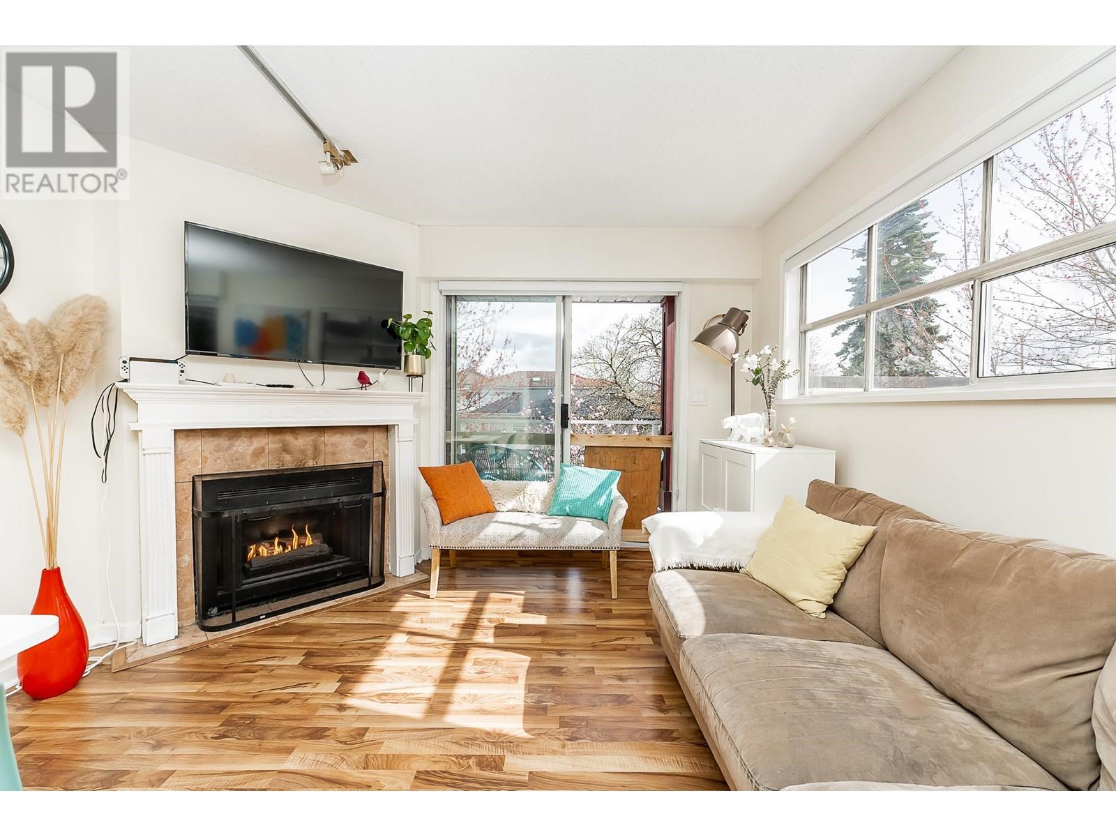 403 3668 Rae Avenue, Vancouver, British Columbia  V5R 6A7 - Photo 11 - R2866767