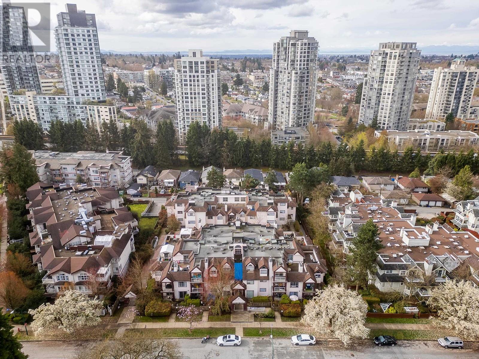 403 3668 Rae Avenue, Vancouver, British Columbia  V5R 6A7 - Photo 34 - R2866767