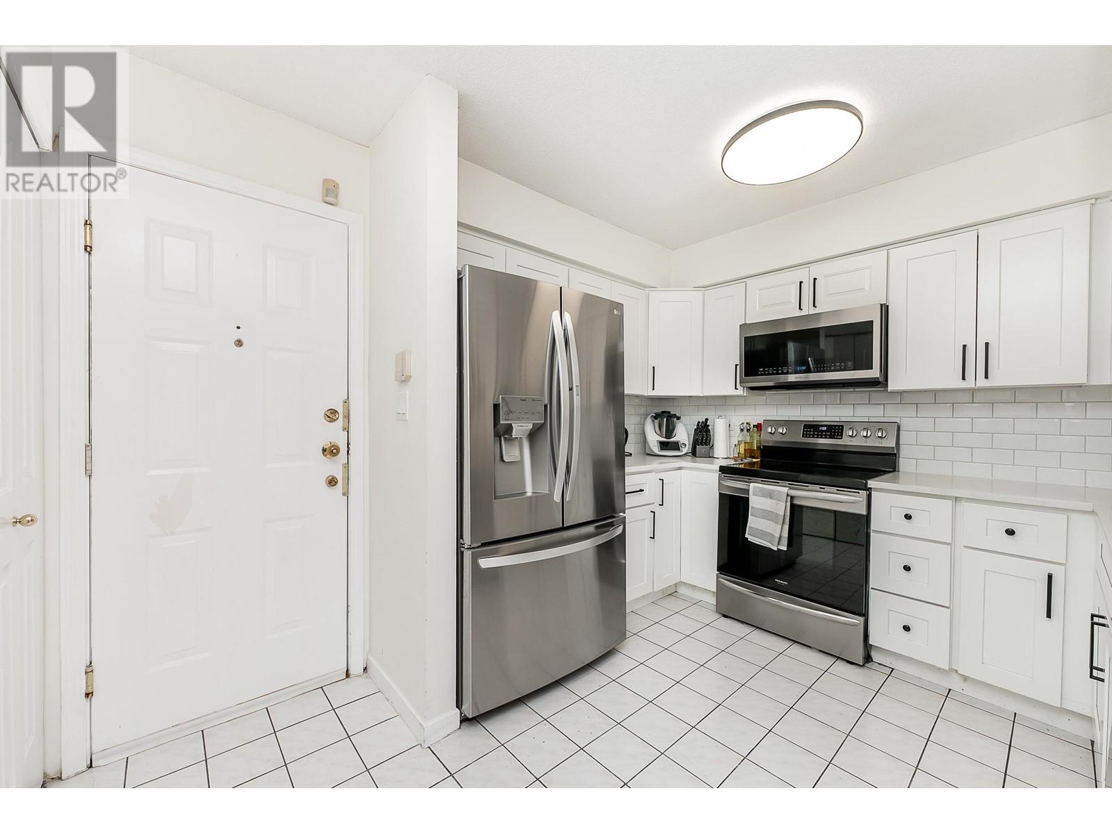 403 3668 Rae Avenue, Vancouver, British Columbia  V5R 6A7 - Photo 5 - R2866767