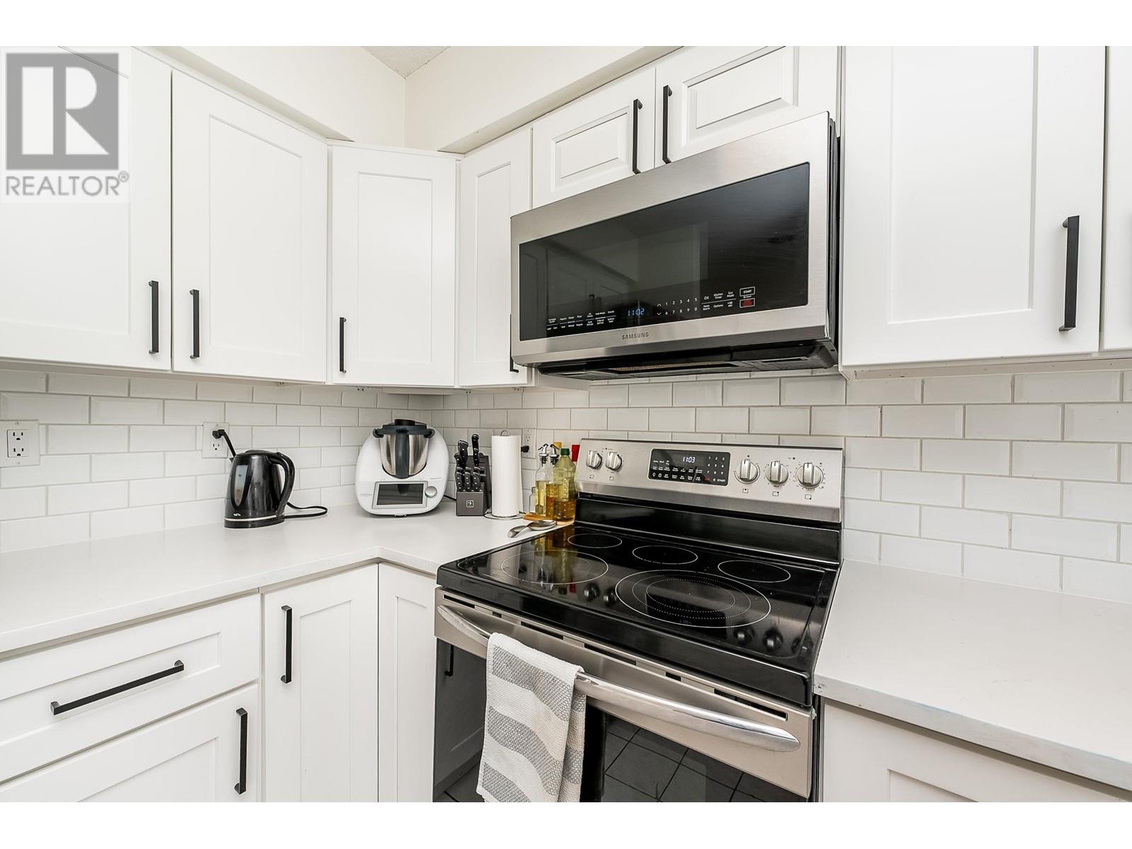 403 3668 Rae Avenue, Vancouver, British Columbia  V5R 6A7 - Photo 6 - R2866767