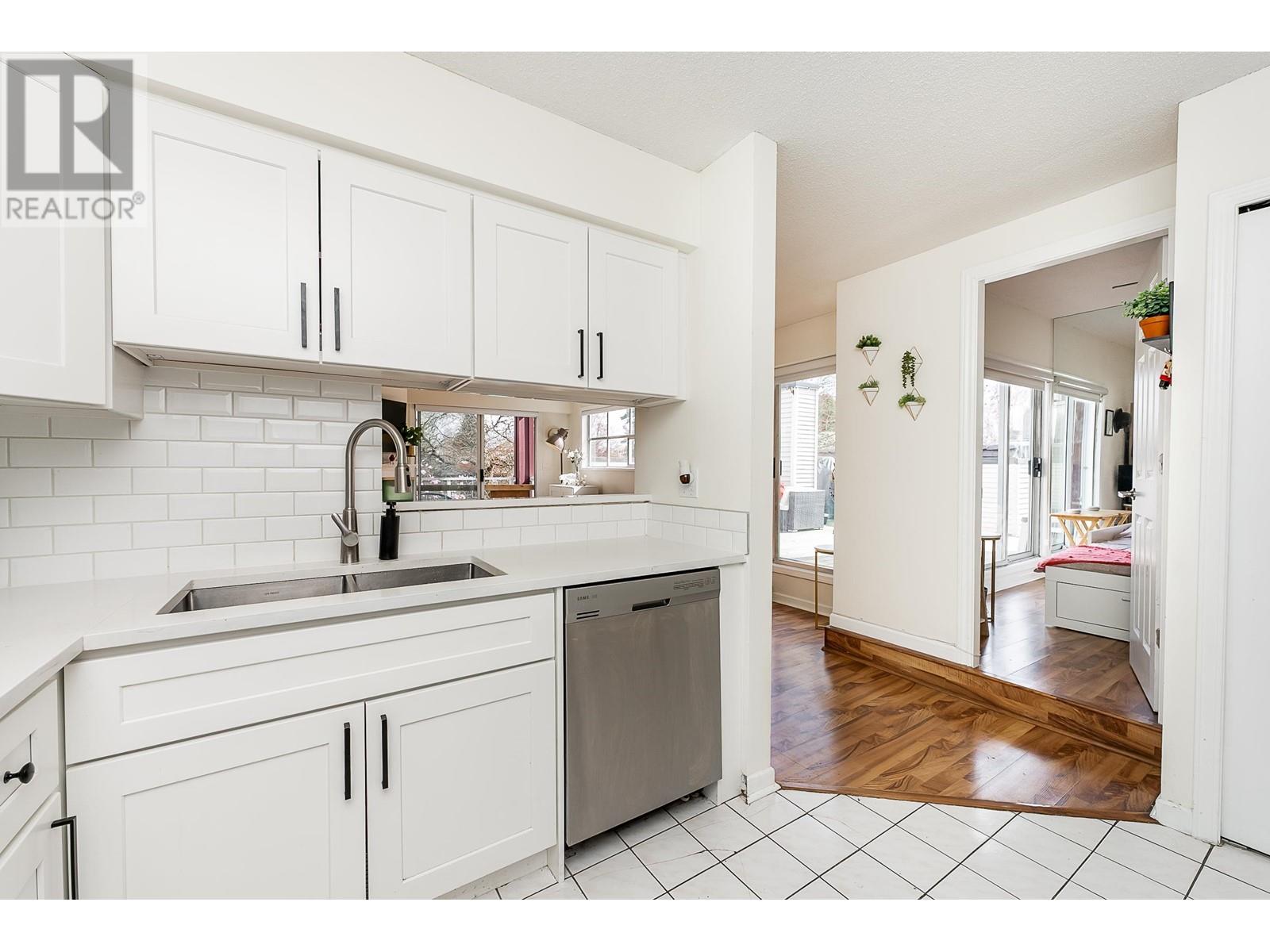403 3668 Rae Avenue, Vancouver, British Columbia  V5R 6A7 - Photo 7 - R2866767
