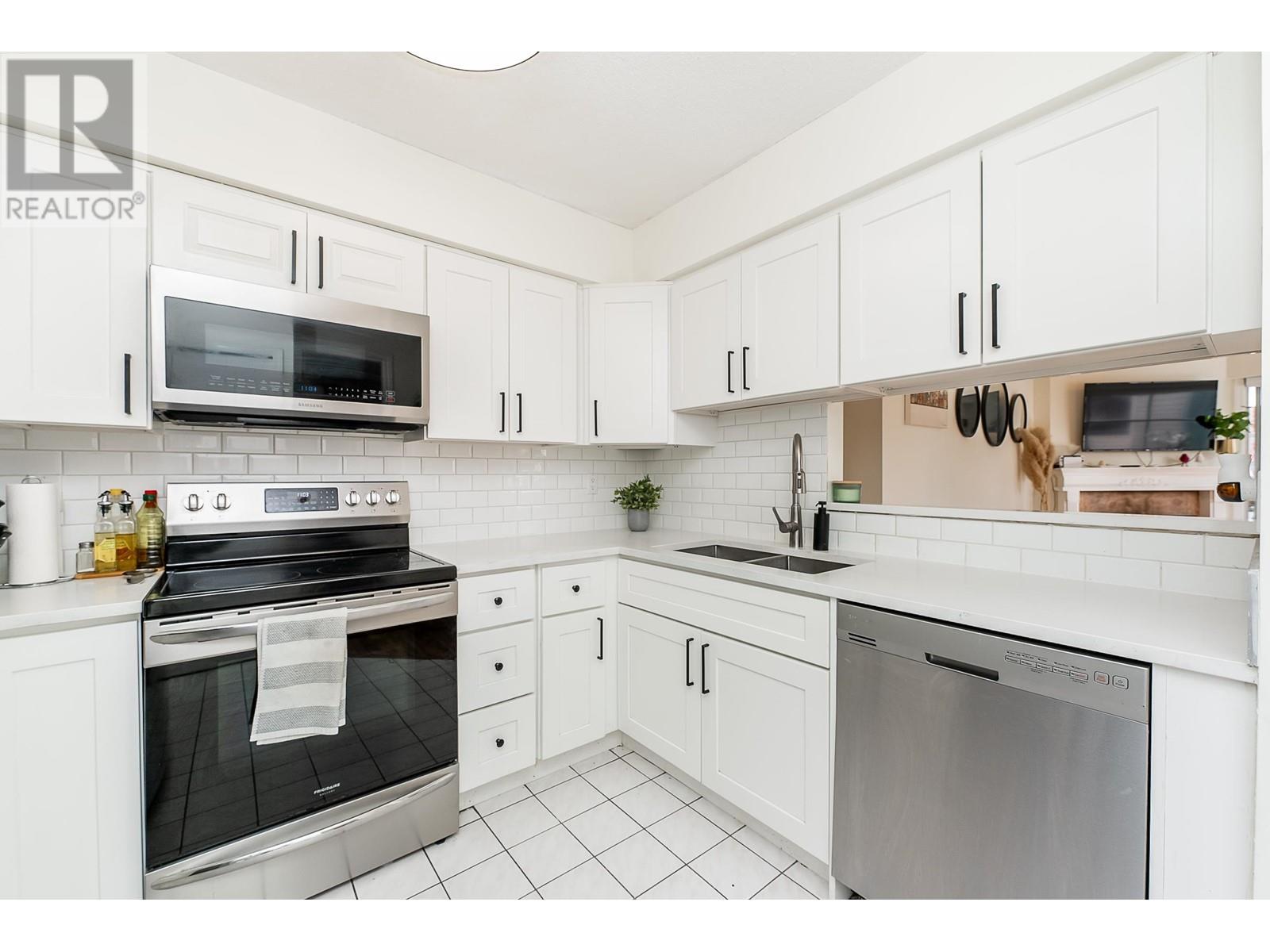 403 3668 Rae Avenue, Vancouver, British Columbia  V5R 6A7 - Photo 8 - R2866767