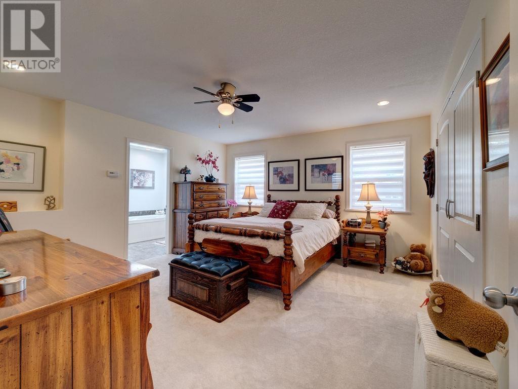 5606 Medusa Place, Sechelt, British Columbia  V0N 3A0 - Photo 14 - R2866759