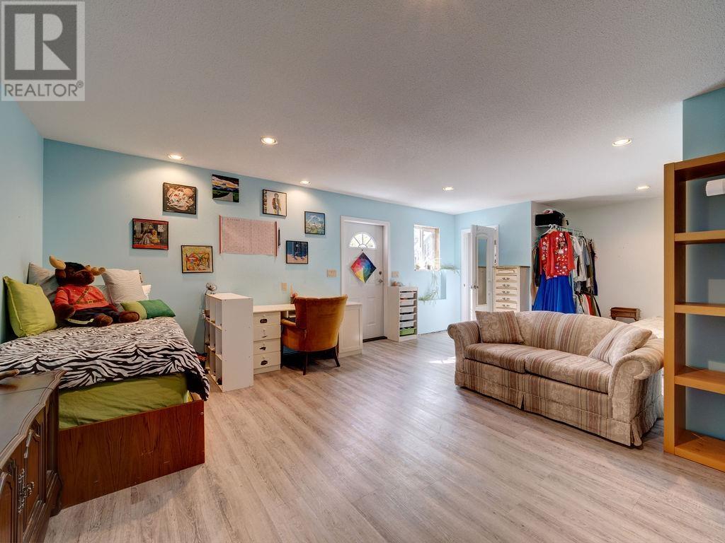 5606 Medusa Place, Sechelt, British Columbia  V0N 3A0 - Photo 25 - R2866759