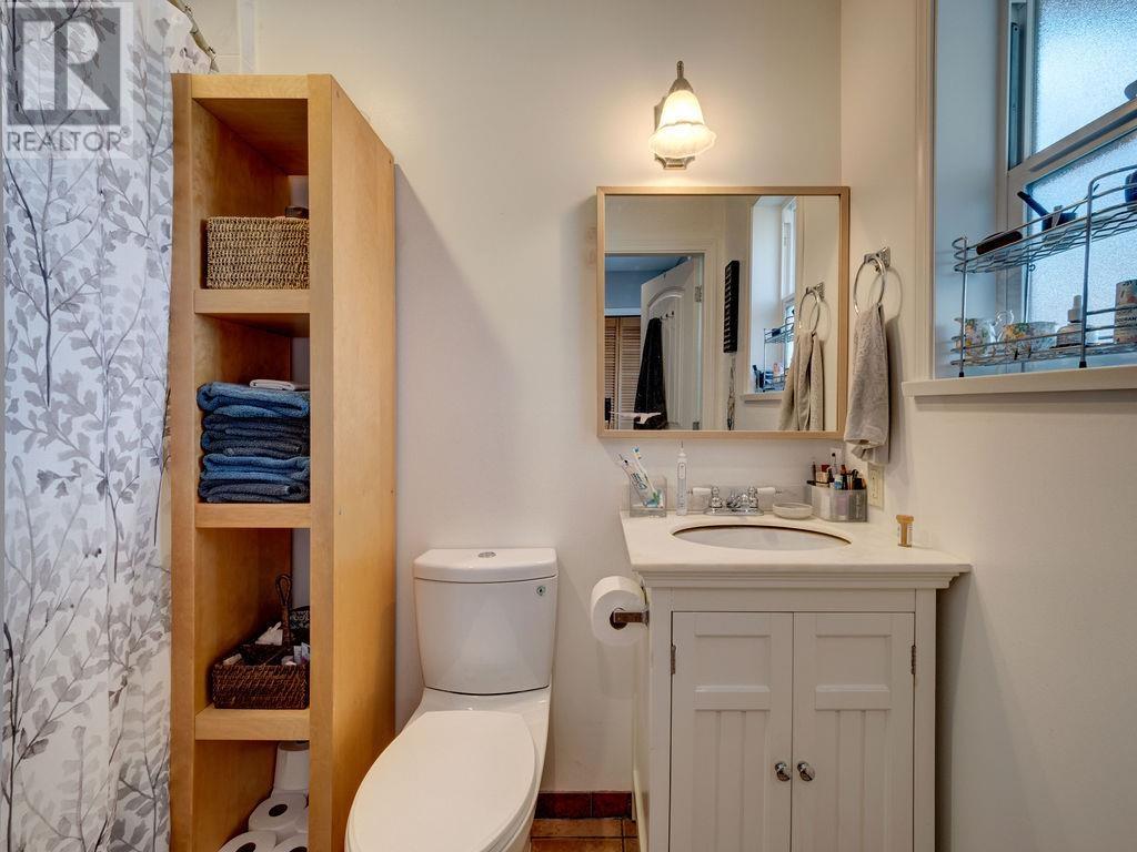 5606 Medusa Place, Sechelt, British Columbia  V0N 3A0 - Photo 34 - R2866759