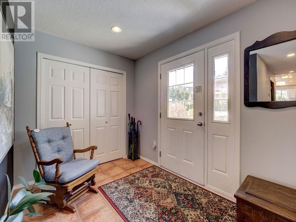 5606 Medusa Place, Sechelt, British Columbia  V0N 3A0 - Photo 4 - R2866759