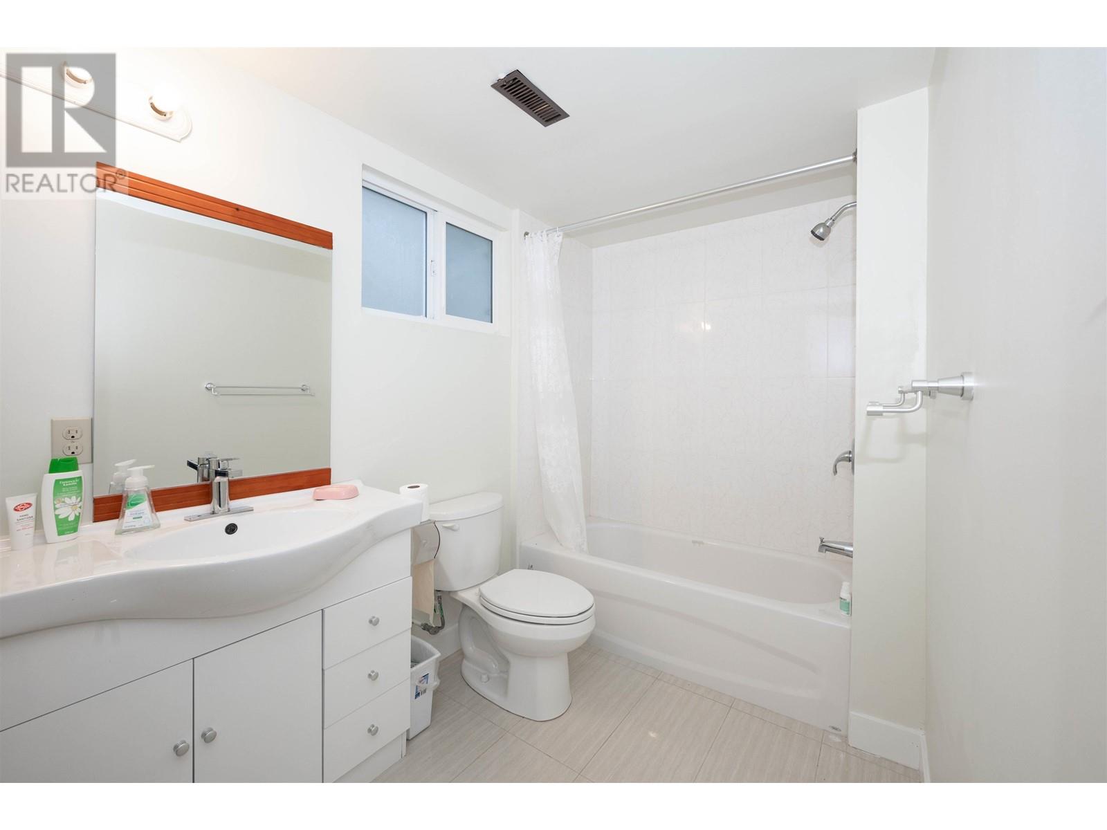 6211 Lynas Lane, Richmond, British Columbia  V7C 5A1 - Photo 14 - R2866398