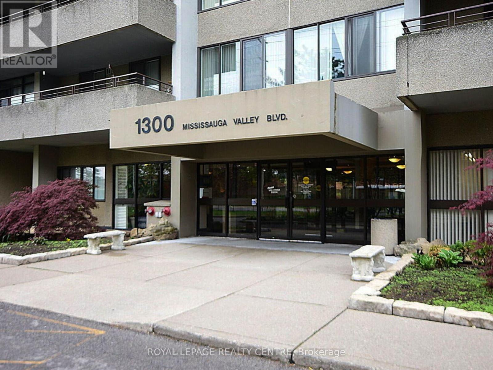 309 - 1300 Mississauga Valley Boulevard, Mississauga, Ontario  L5A 3S8 - Photo 1 - W8204824
