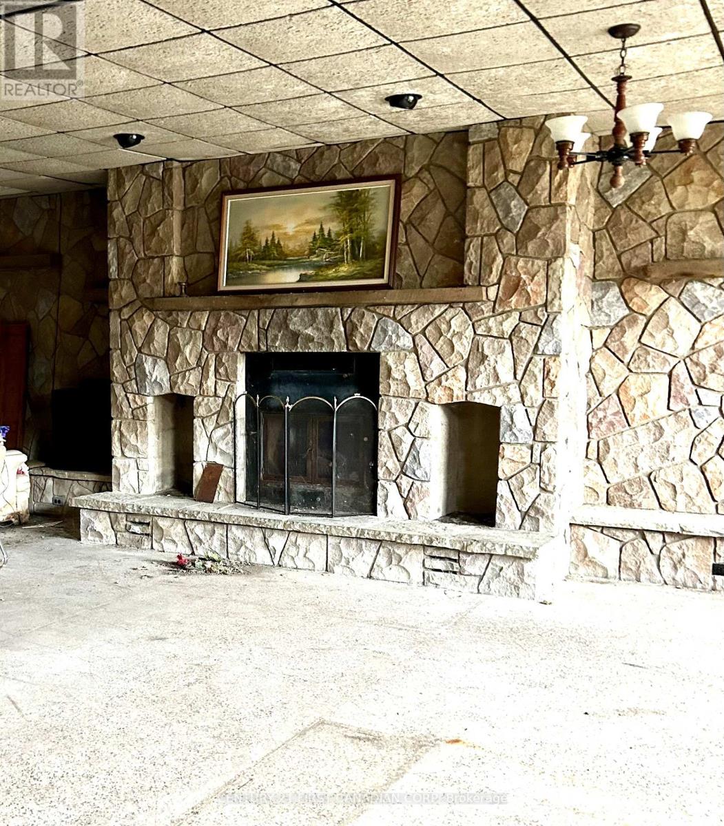 93 Main St, Lambton Shores, Ontario  N0M 2N0 - Photo 4 - X8204966