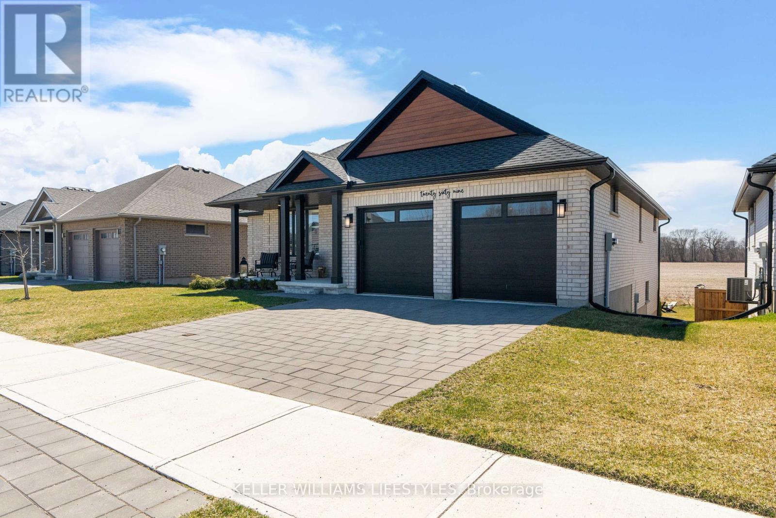 2069 Lockwood Cres, Strathroy-Caradoc, Ontario  N0L 1W0 - Photo 2 - X8205608