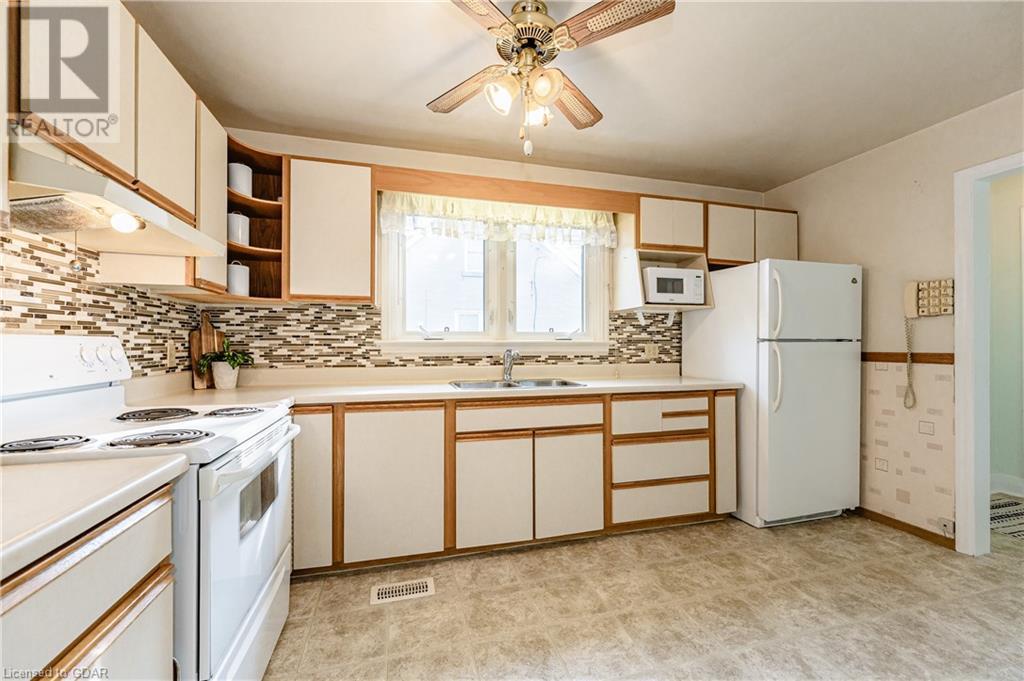 27 Vancouver Drive, Guelph, Ontario  N1E 2E7 - Photo 17 - 40565671